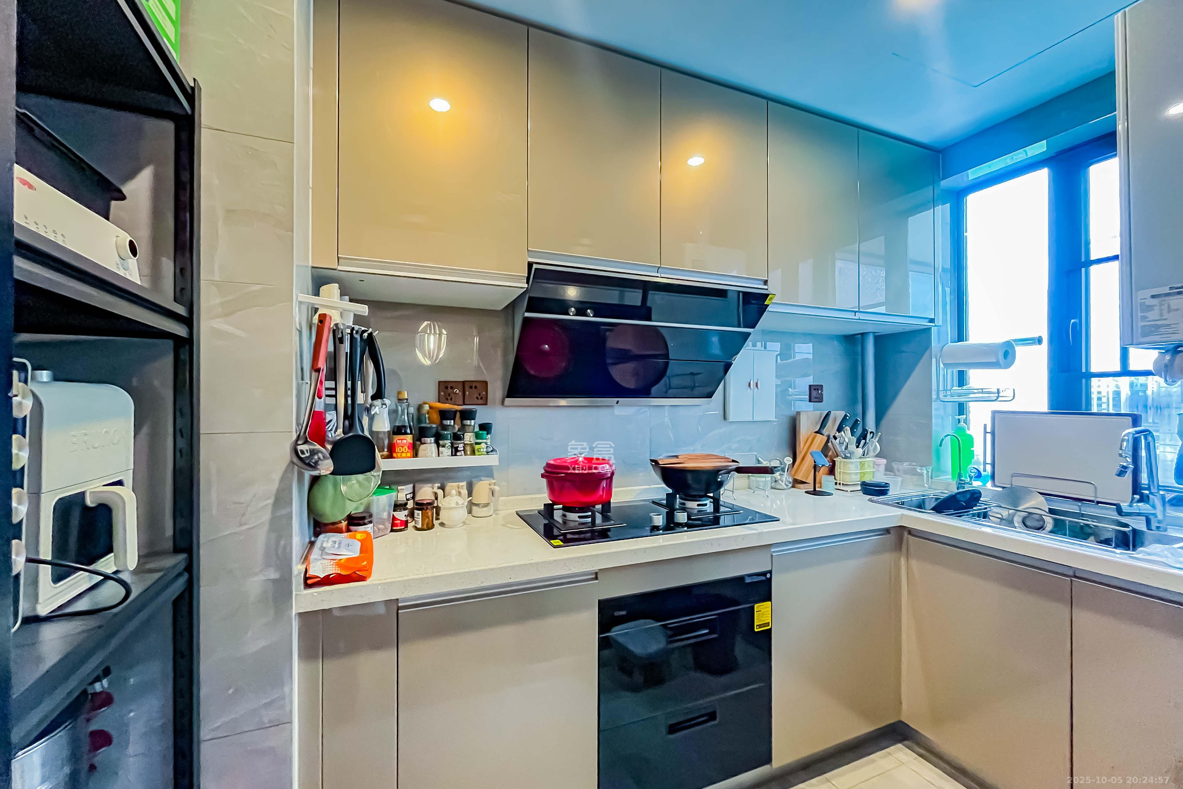 绿地长沙城际空间站（绿地新里佳苑）  4室2厅2卫    163.0万厨房