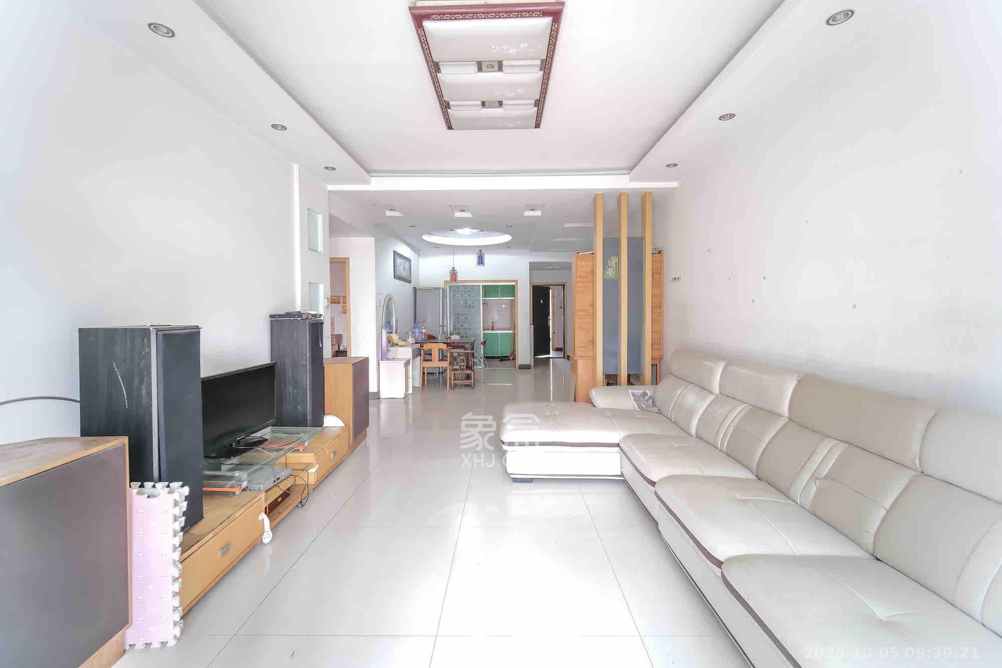 万丽景园 1室2厅1卫 1600.0元/月 万丽景园 1室2厅1卫 1600.0元/月室内图