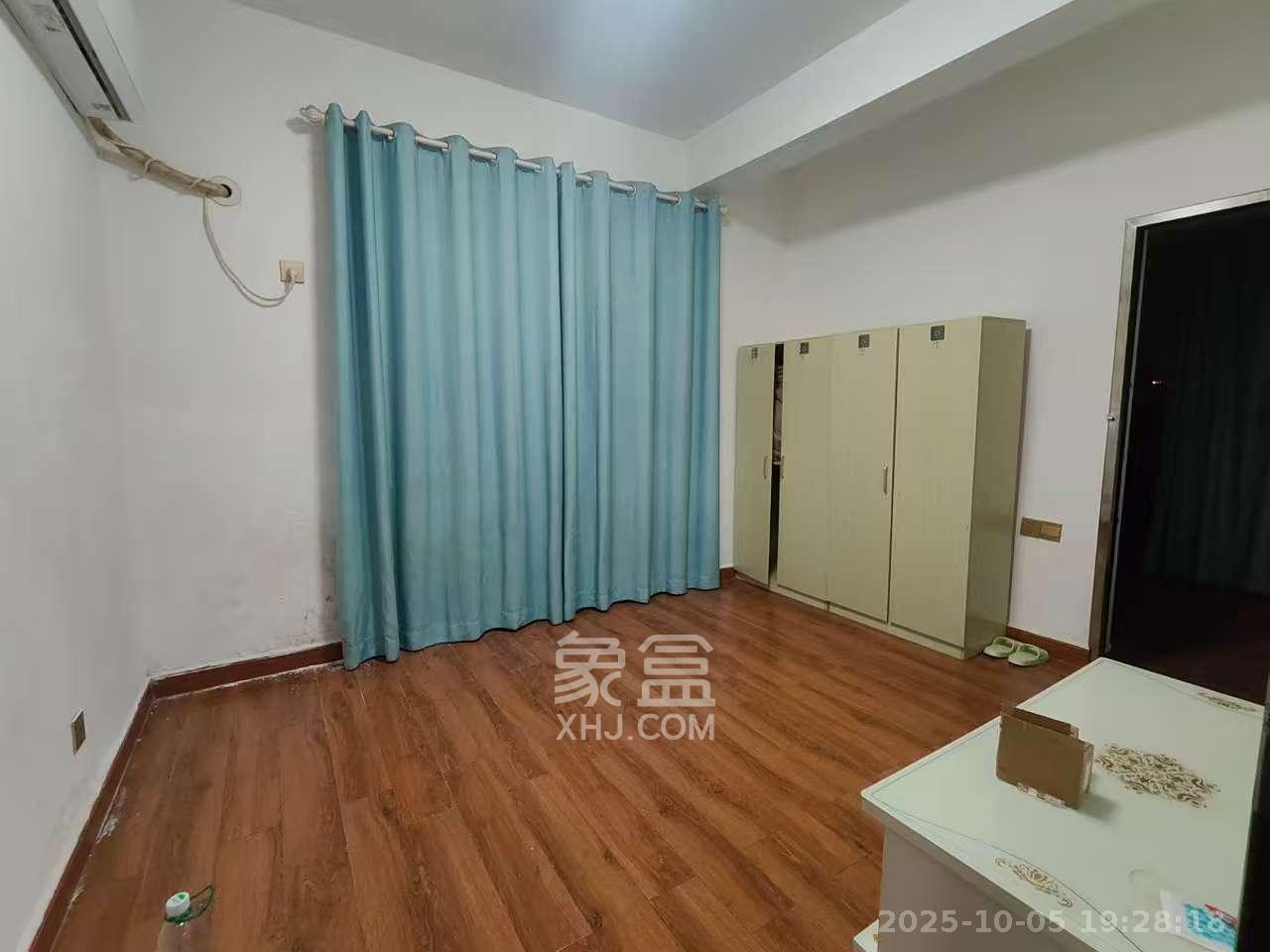 辉煌国际城二期  3室2厅1卫    2500.0元/月室内图