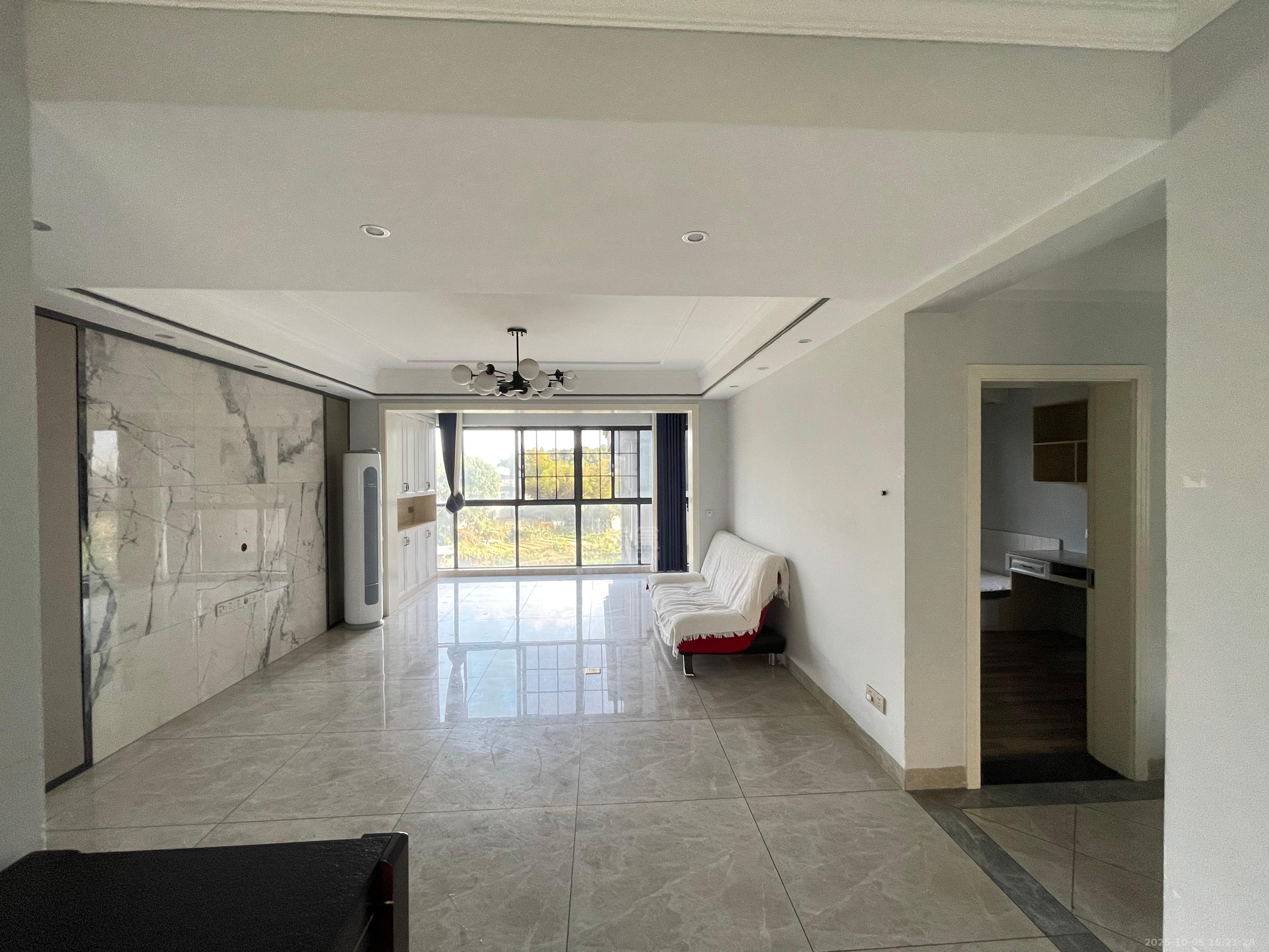 时代新城(翰林府) 3室2厅1卫 2000.0元/月 时代新城(翰林府) 3室2厅1卫 2000.0元/月室内图