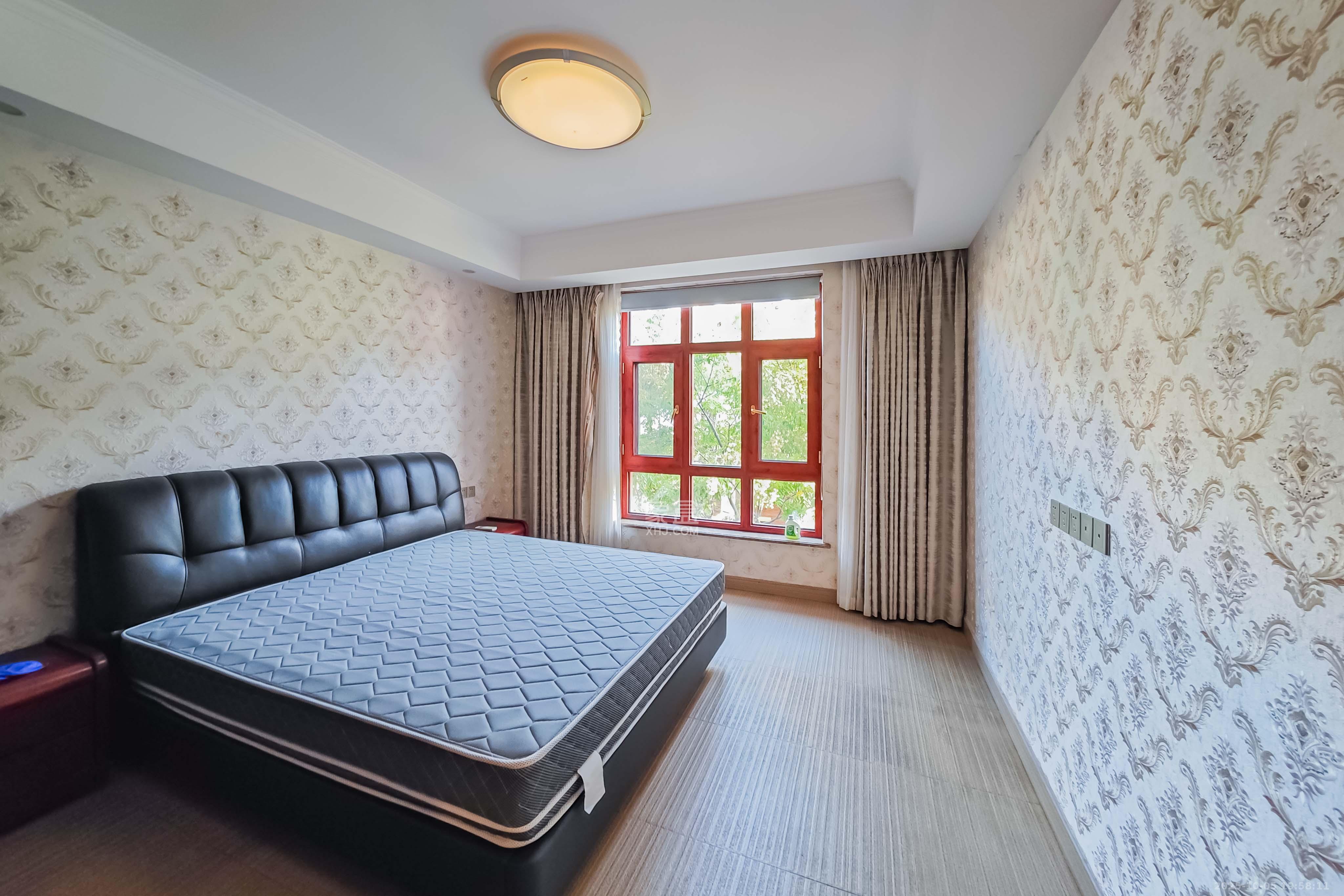 吉联小区（红墅湾）  3室2厅2卫    320.0万卧室