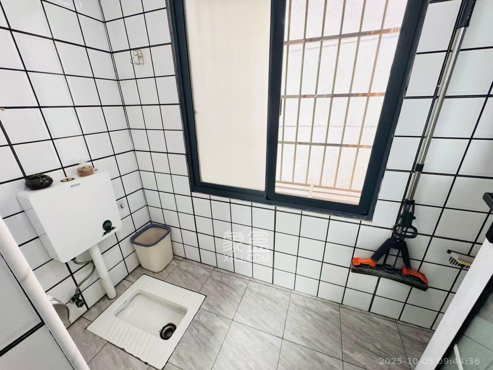 金碧文华  2室2厅1卫    2200.0元/月室内图