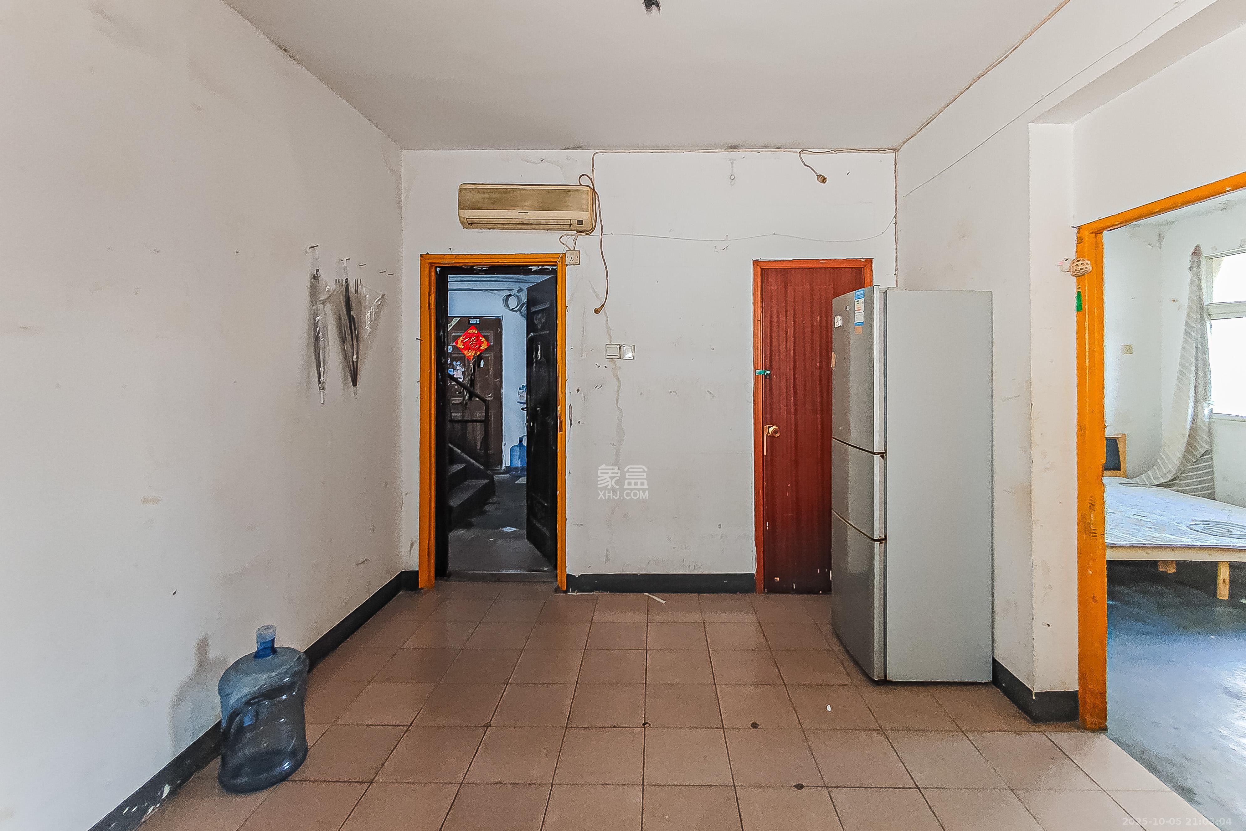 九芝堂宿舍（路边井59号）  2室1厅1卫    50.0万客厅