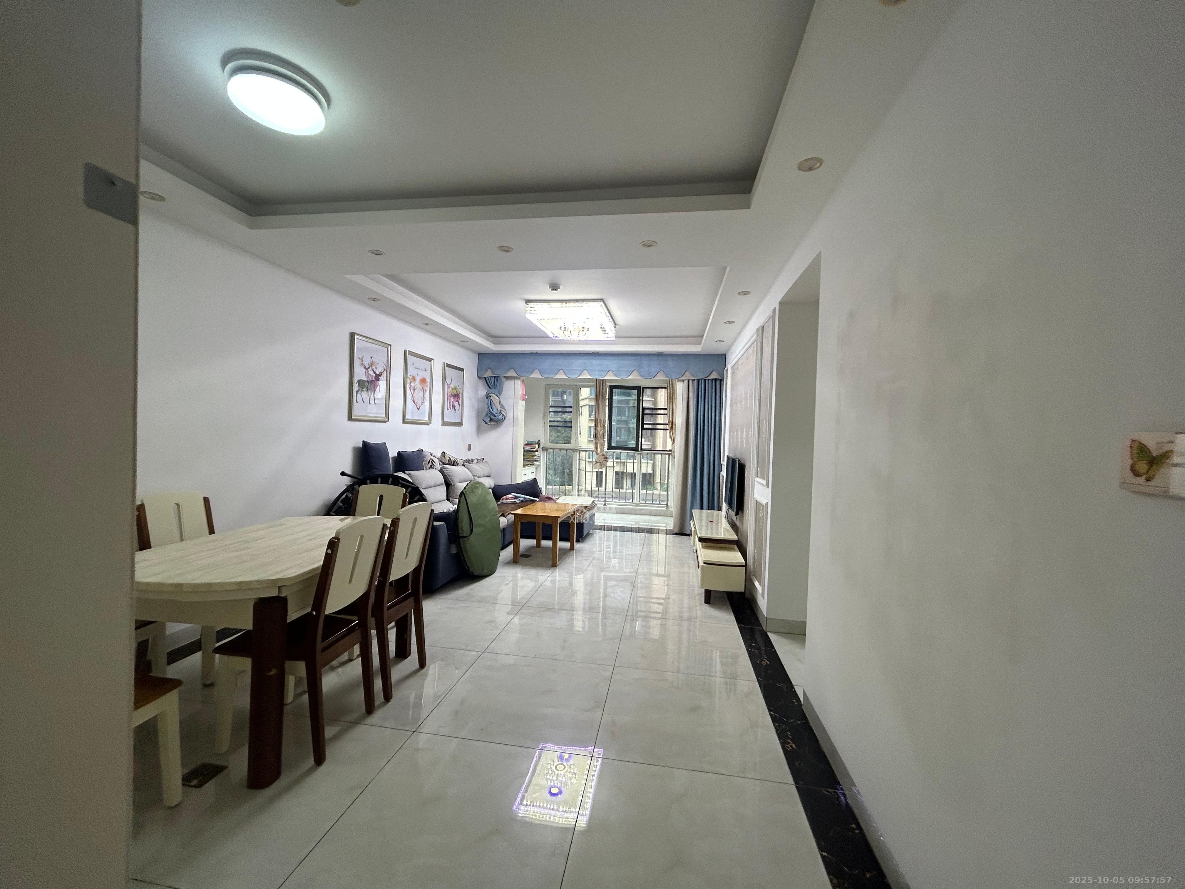 北辰三角洲E6区  3室1厅1卫    3300.0元/月室内图