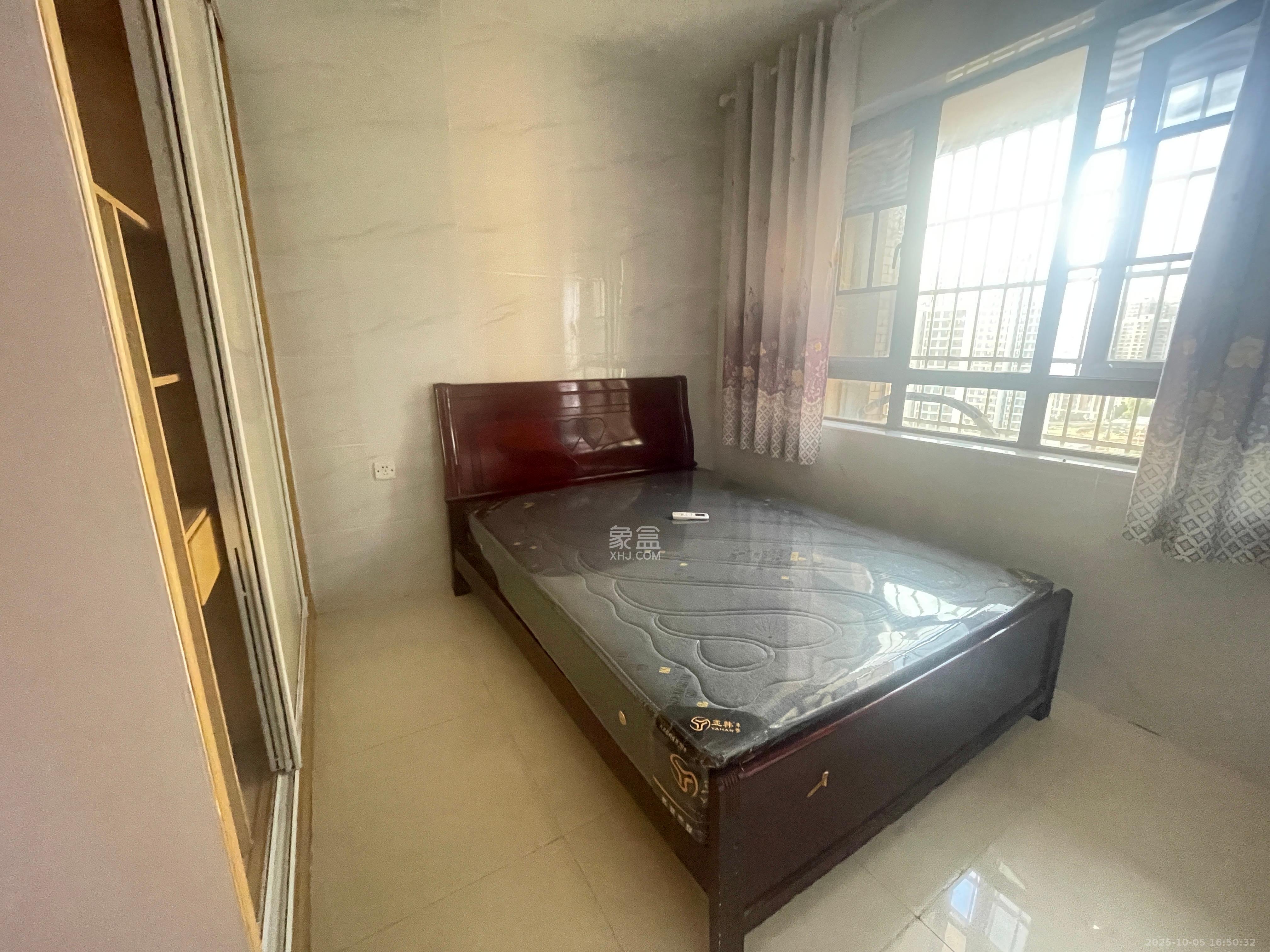 东岸梅园小区 3室2厅1卫 2100.00元/月 东岸梅园小区 3室2厅1卫 2100.00元/月室内图