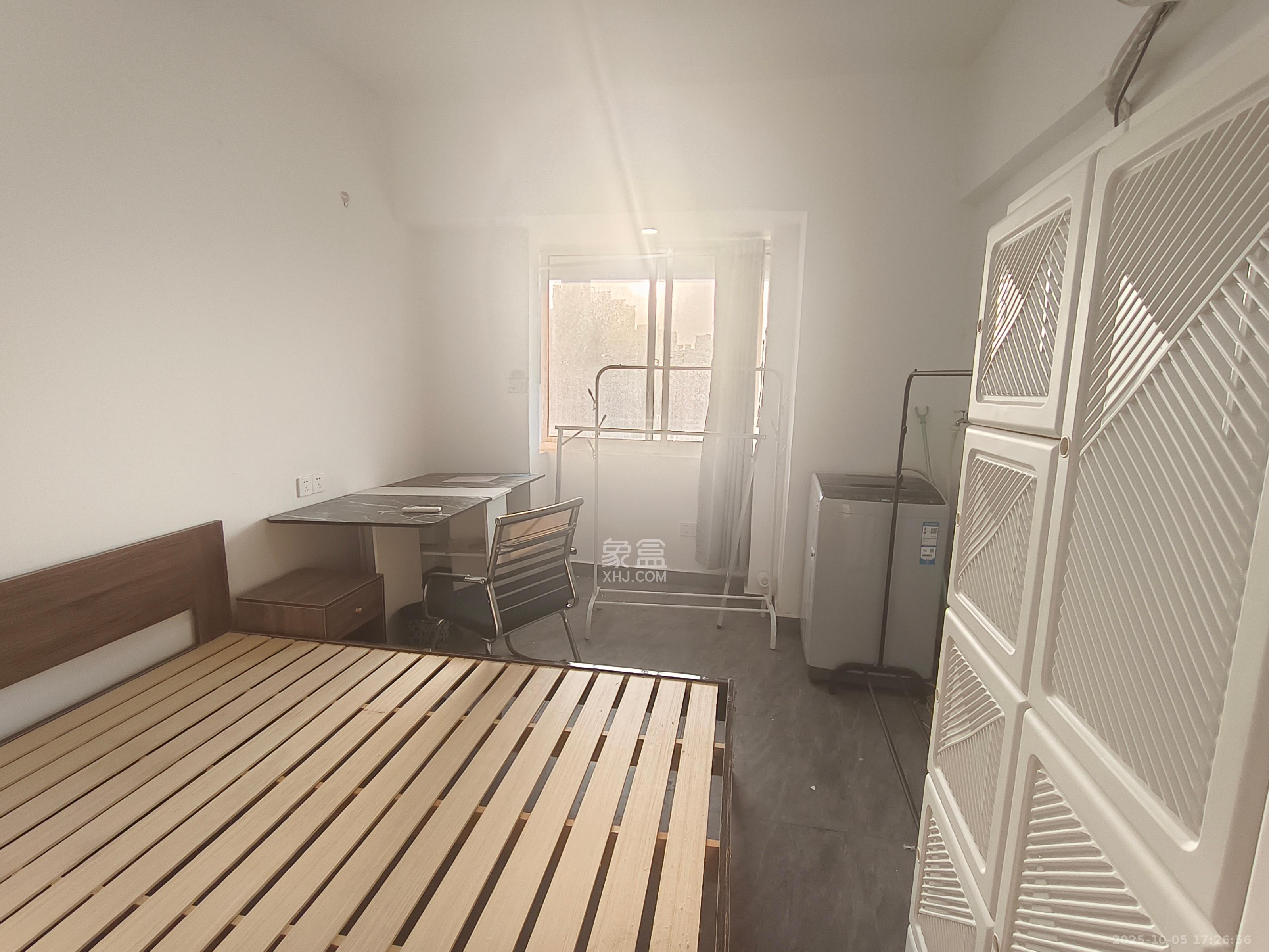 观湖公寓  1室0厅1卫    850.0元/月