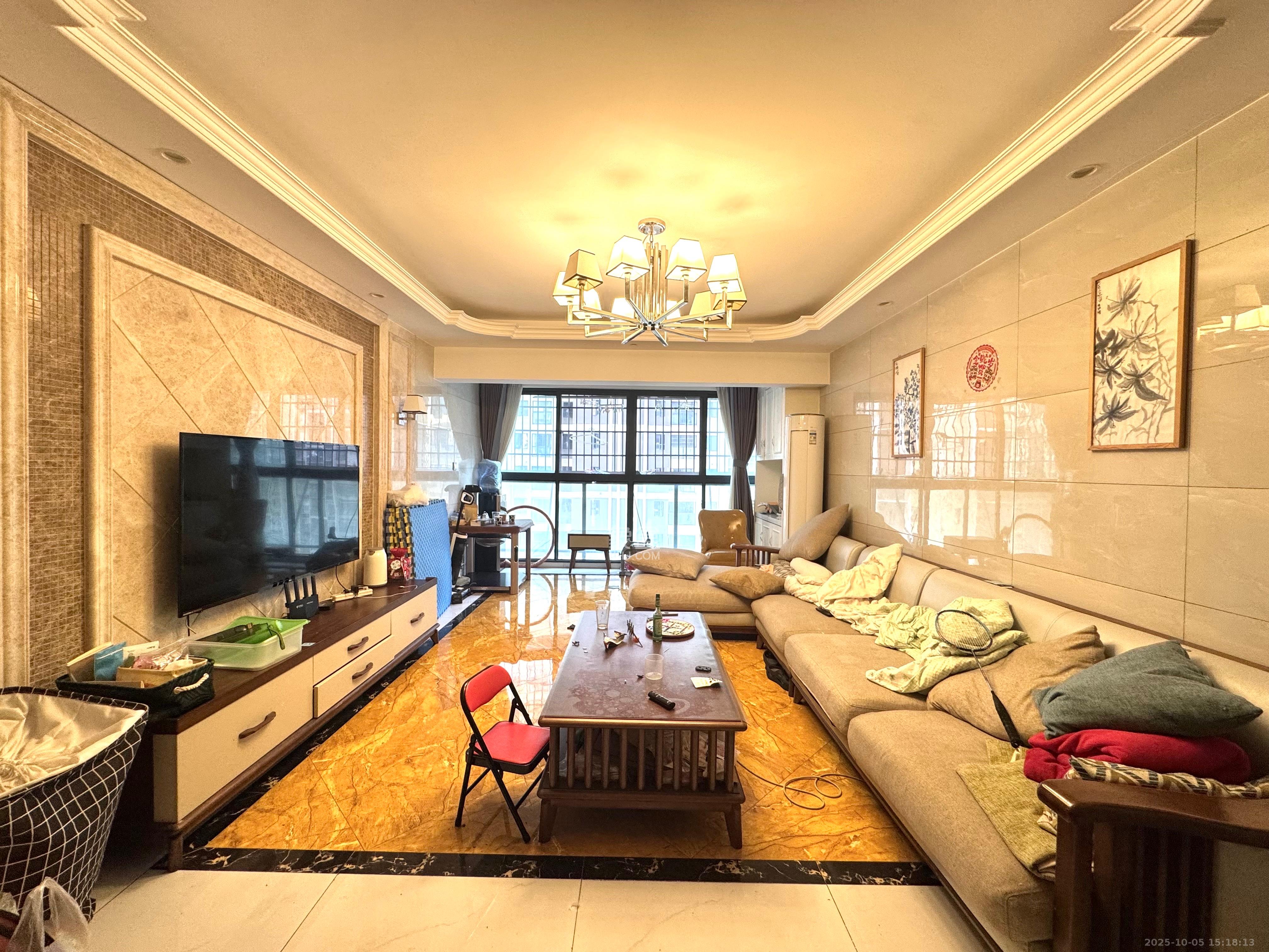 蓝山郡  3室2厅1卫    2600.0元/月