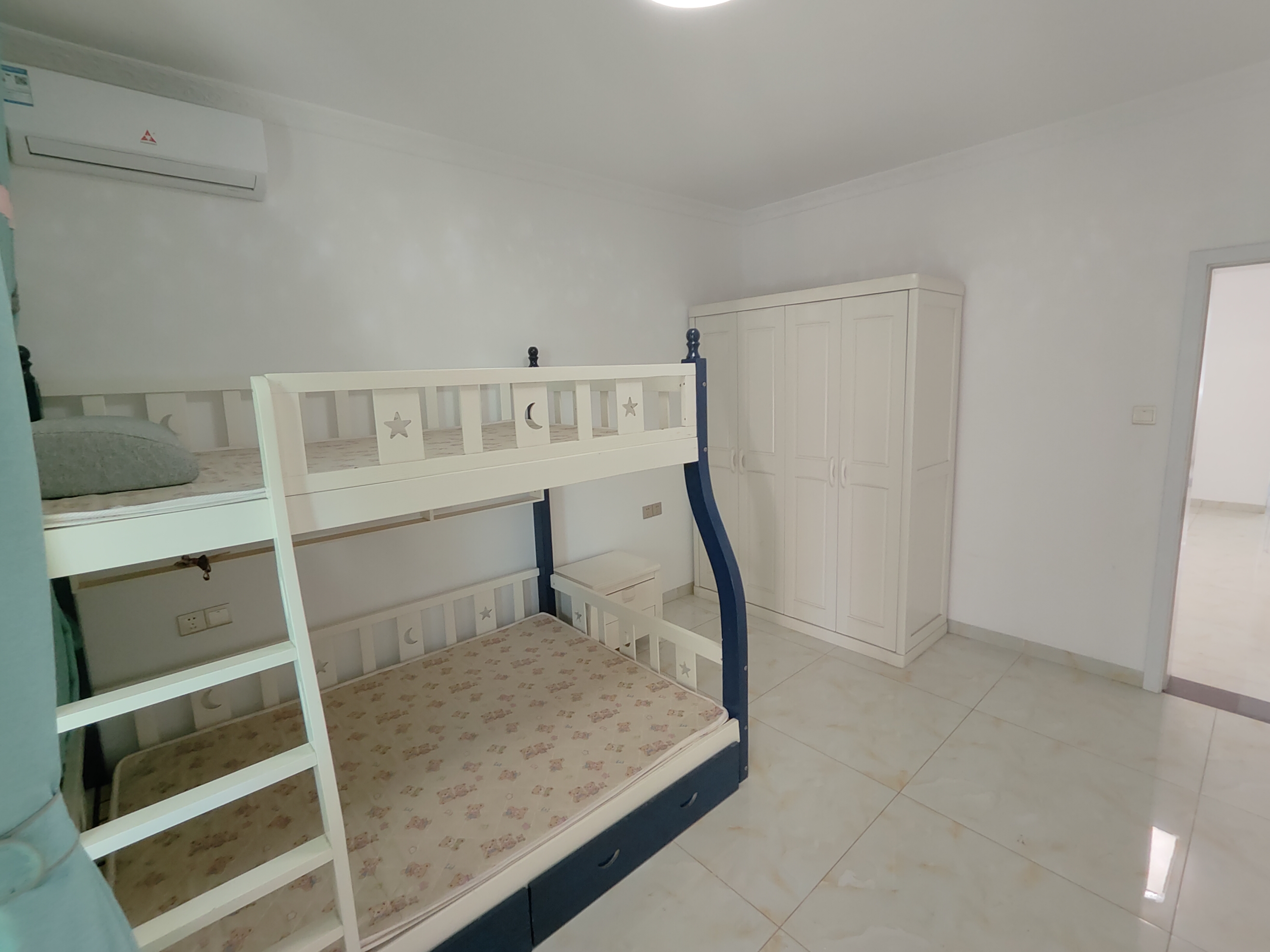 互助小区 3室2厅1卫 1300.0元/月 互助小区 3室2厅1卫 1300.0元/月室内图