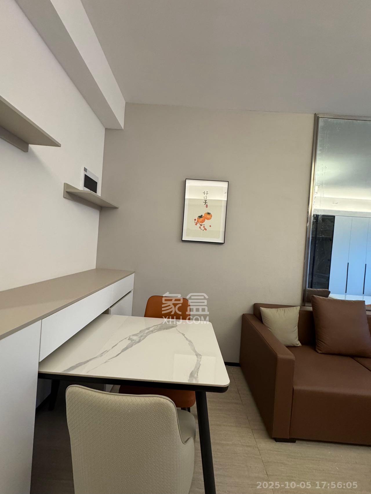 恒大国际广场  1室1厅1卫    1800.0元/月 恒大国际广场  1室1厅1卫    1800.0元/月