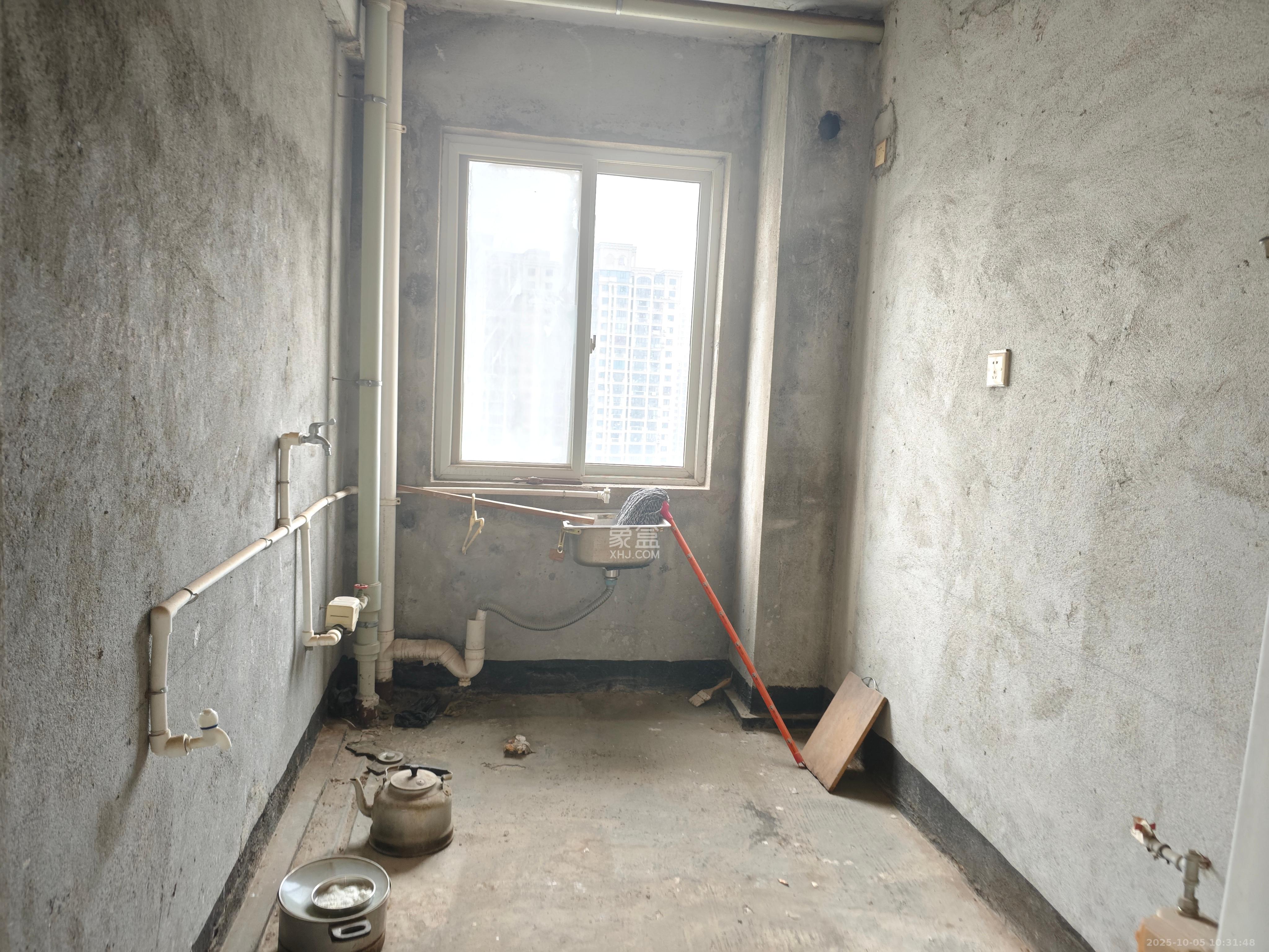 鸣沙苑总工会(市总工会宿舍) 3室2厅1卫 1800.0元/月 鸣沙苑总工会(市总工会宿舍) 3室2厅1卫 1800.0元/月室内图