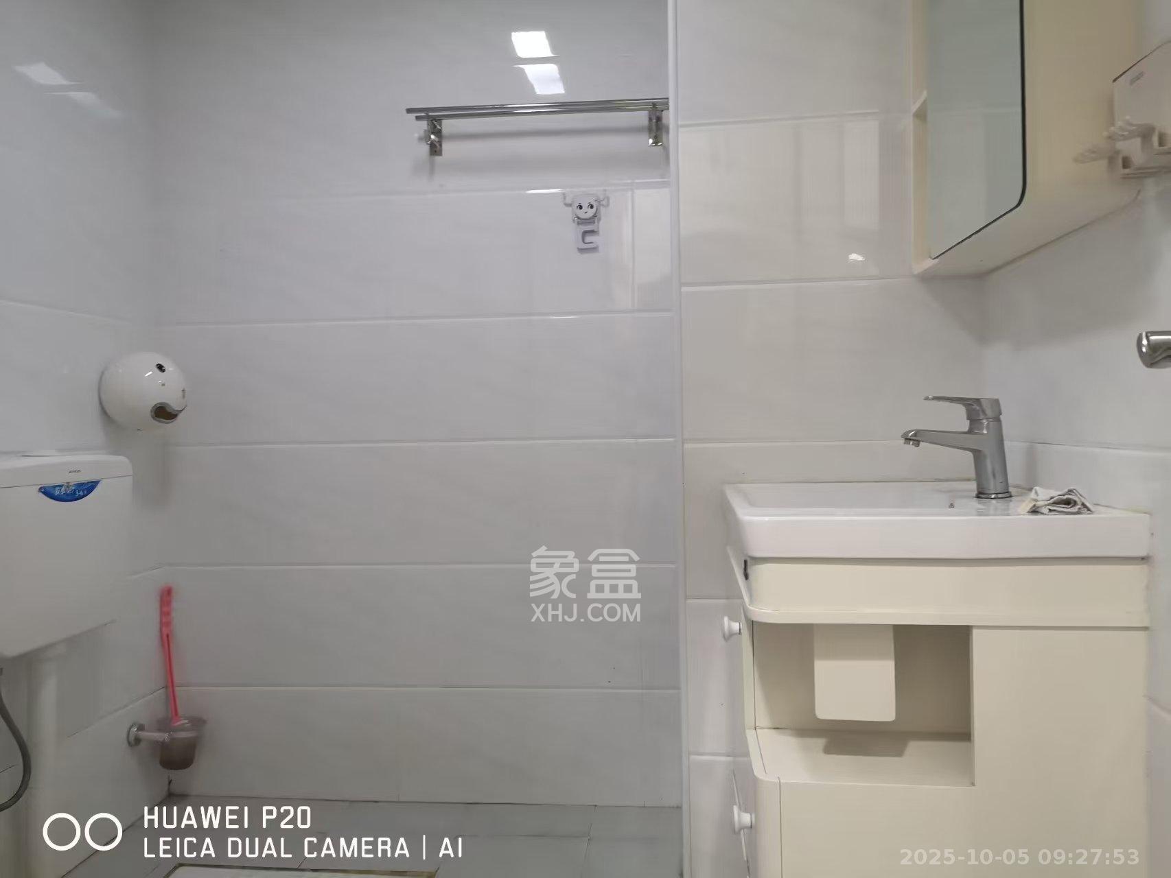 中国铁建国际城二期  3室2厅1卫    2000.0元/月 中国铁建国际城二期  3室2厅1卫    2000.0元/月室内图