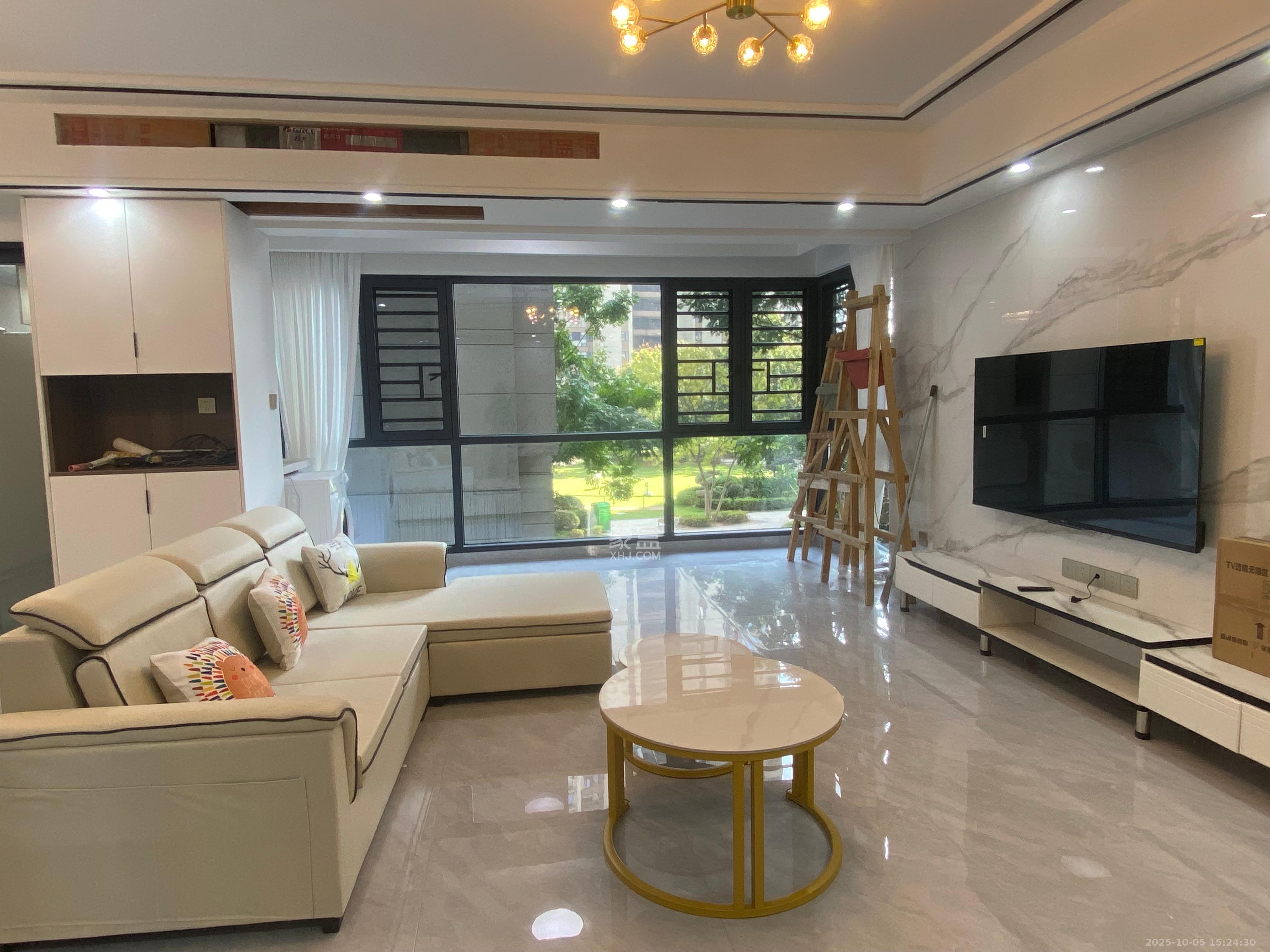 佳兆业云顶梅溪湖(佳兆业梅溪荟)  4室2厅2卫    3800.0元/月 佳兆业云顶梅溪湖(佳兆业梅溪荟)  4室2厅2卫    3800.0元/月