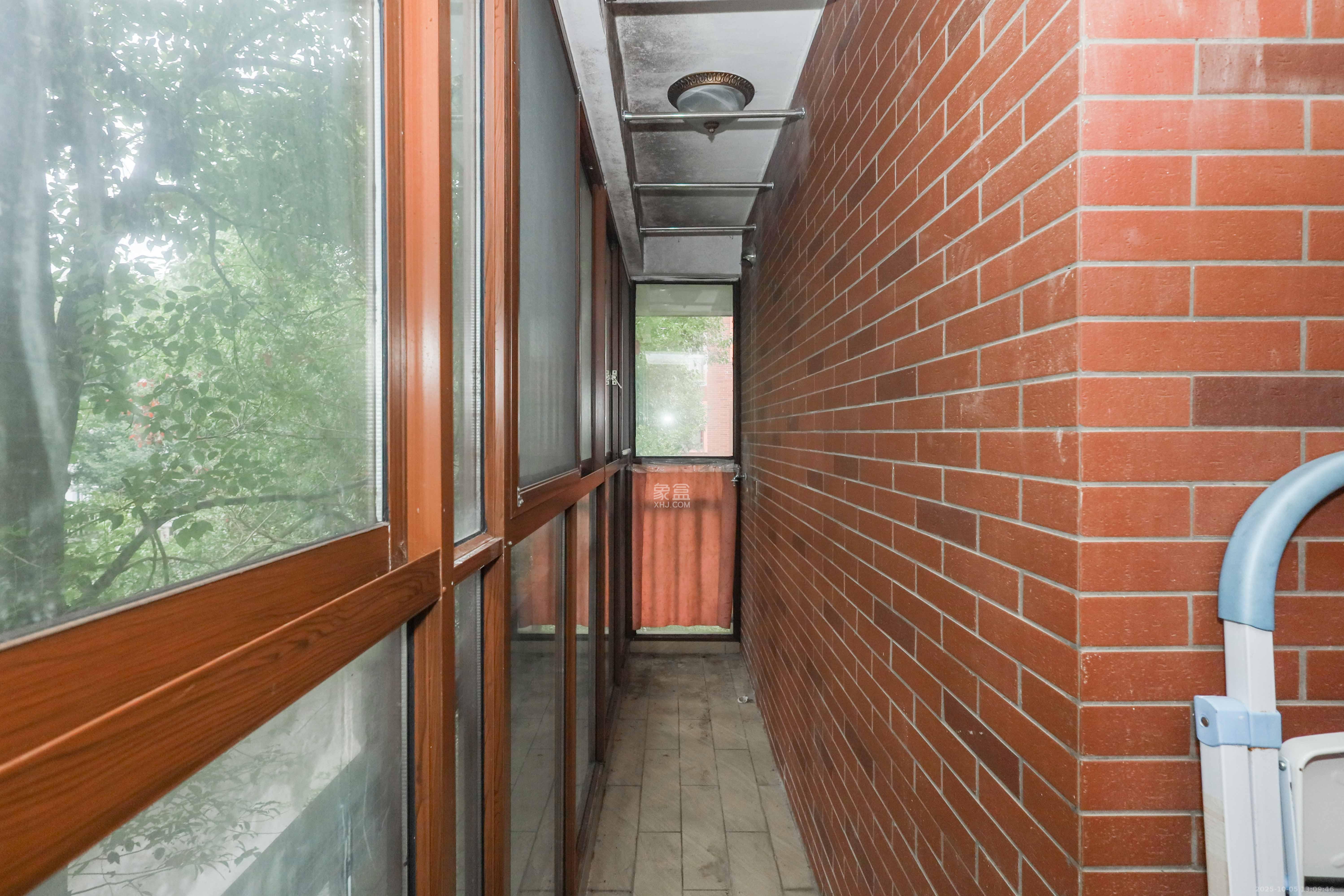 山水英伦  1室0厅0卫    358.0万 山水英伦  1室0厅0卫    358.0万阳台