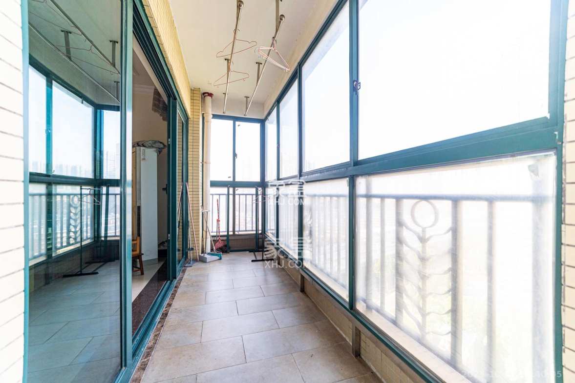 恒大雅苑  1室2厅1卫    80.0万 恒大雅苑  1室2厅1卫    80.0万阳台