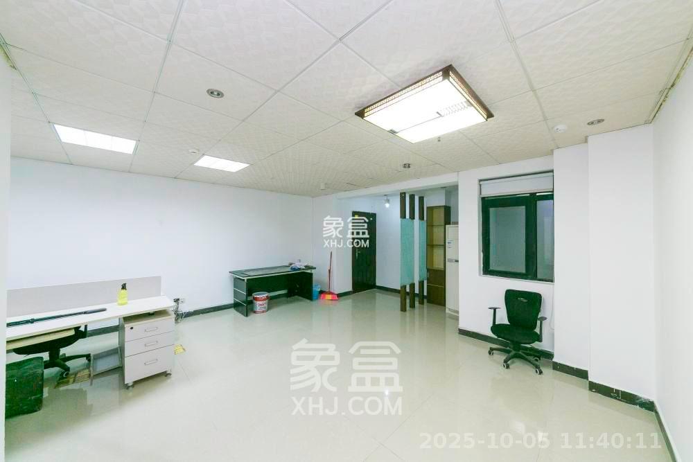 鑫远杰座  3室2厅1卫   2300.00元/月室内图