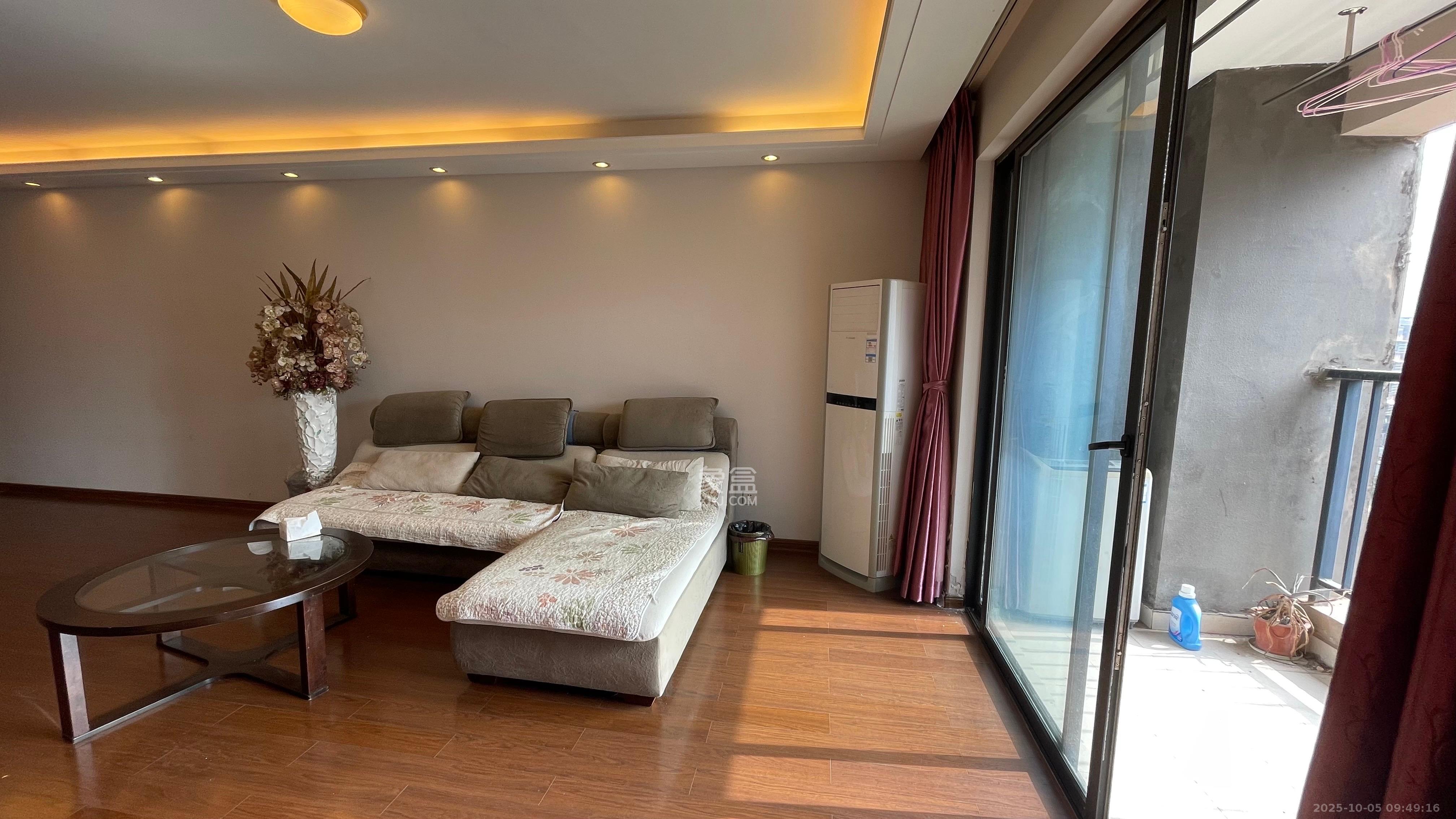 万科金域华府二期 3室2厅2卫 2100.0元/月 万科金域华府二期 3室2厅2卫 2100.0元/月室内图