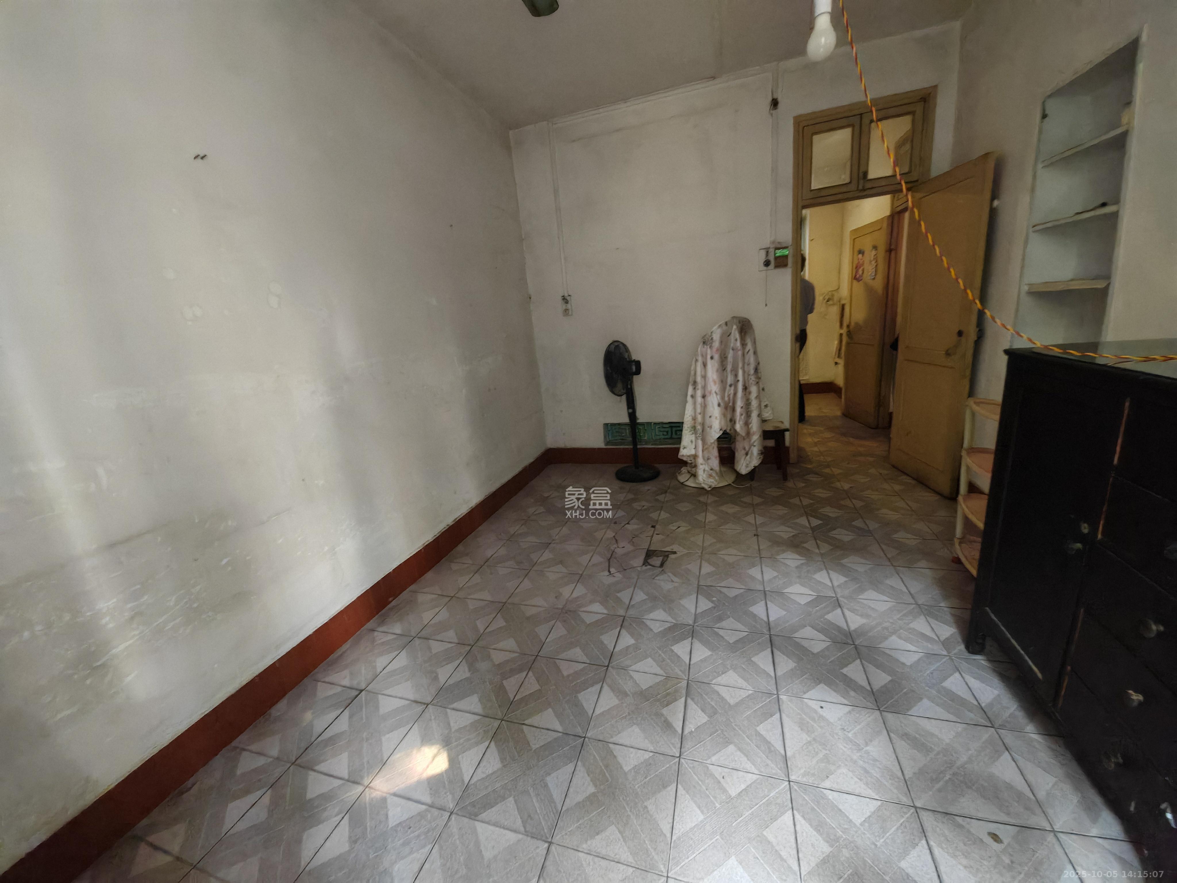 东塘电力院 1室1厅1卫 1500.0元/月 东塘电力院 1室1厅1卫 1500.0元/月室内图