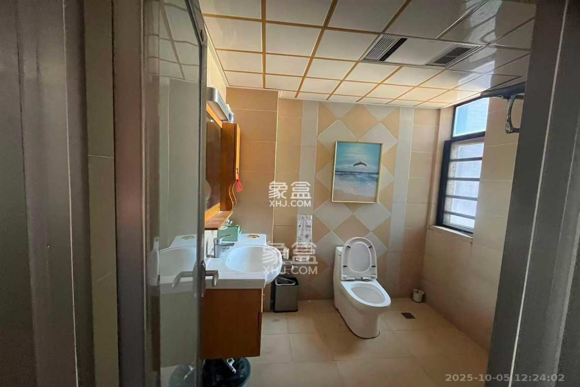 鑫远湘府华城 4室2厅2卫 3800.0元/月 鑫远湘府华城 4室2厅2卫 3800.0元/月室内图