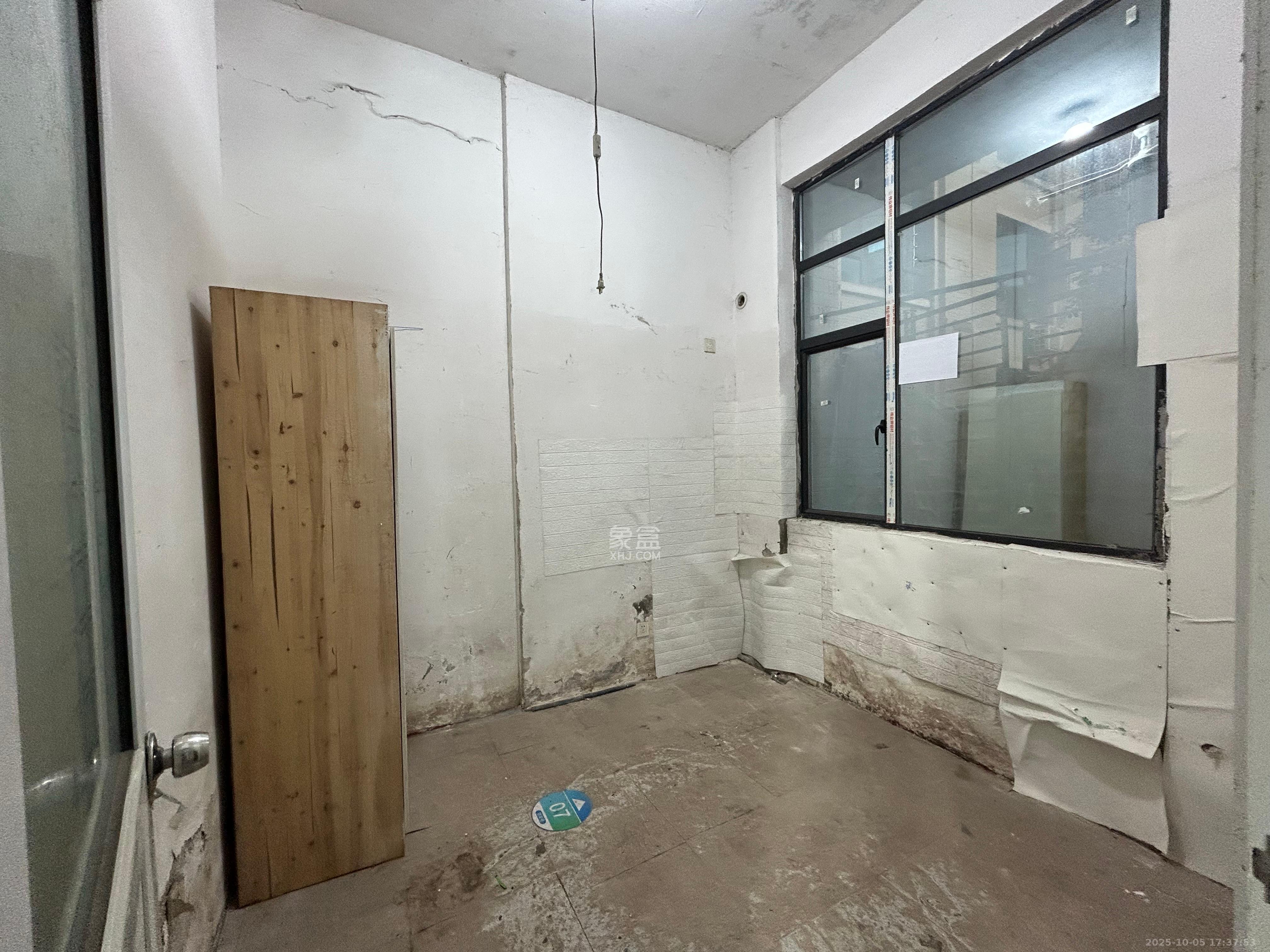 天元涉外景园C区 1室1厅1卫 3000.0元/月 天元涉外景园C区 1室1厅1卫 3000.0元/月室内图