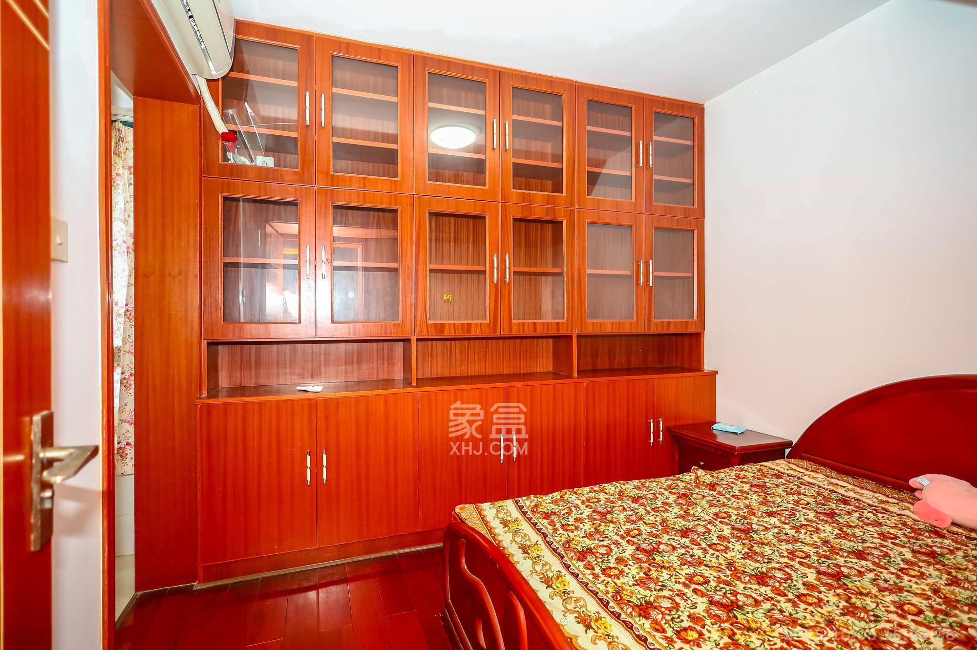 华韵城市风情  2室2厅2卫    3400.0元/月 华韵城市风情  2室2厅2卫    3400.0元/月室内图