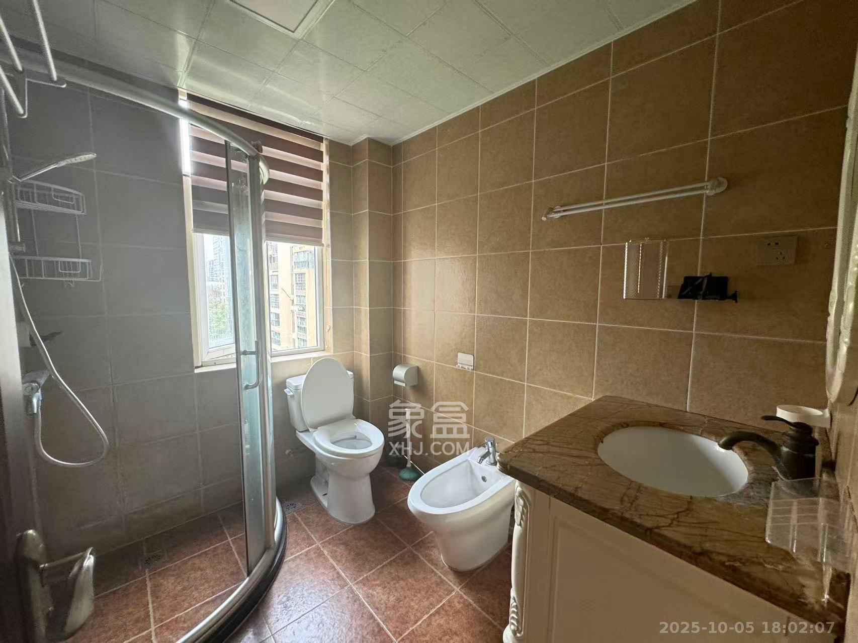 泊爱蓝湾 3室1厅2卫 3000.0元/月 泊爱蓝湾 3室1厅2卫 3000.0元/月室内图