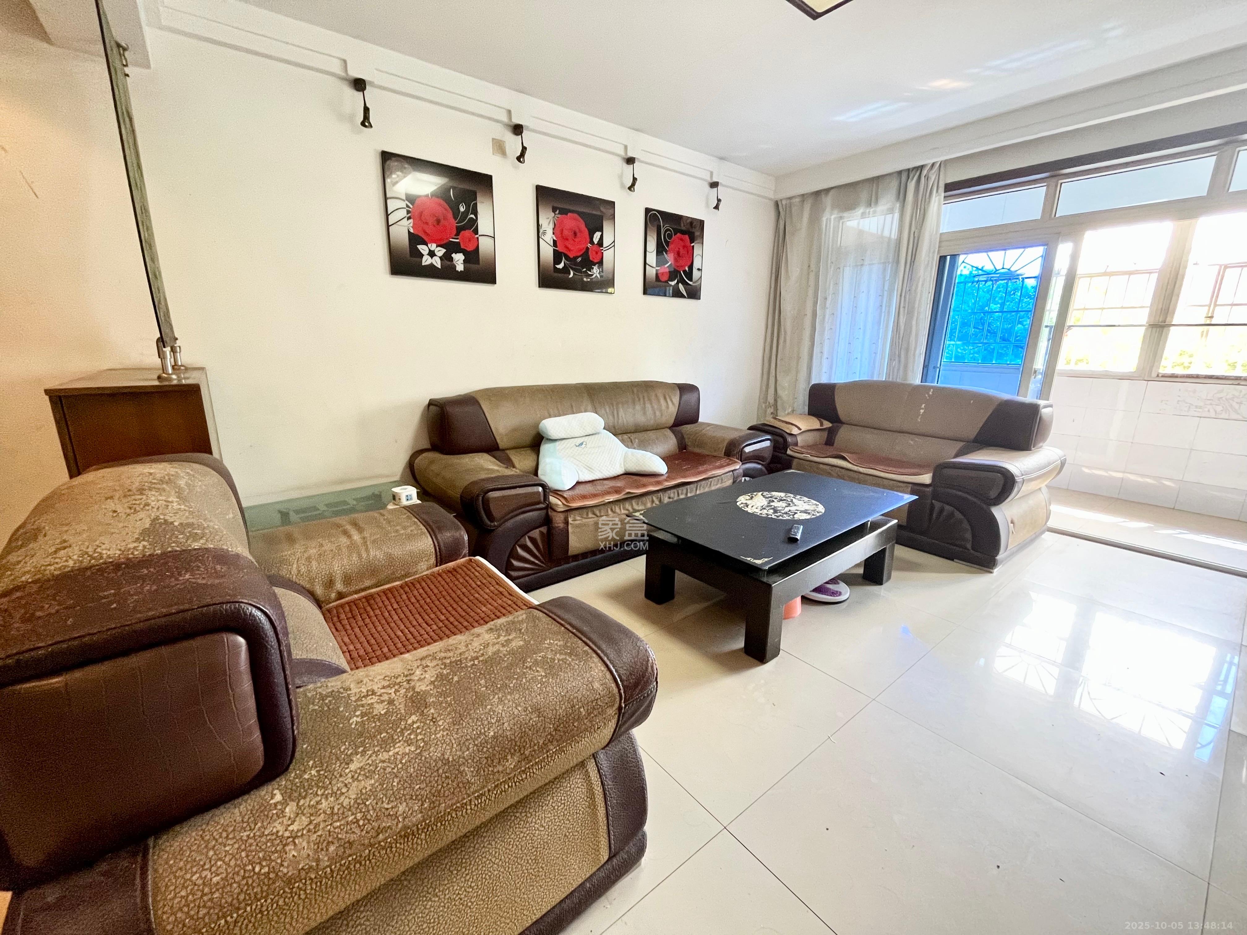 四方小区 3室1厅1卫 1900.0元/月 四方小区 3室1厅1卫 1900.0元/月室内图