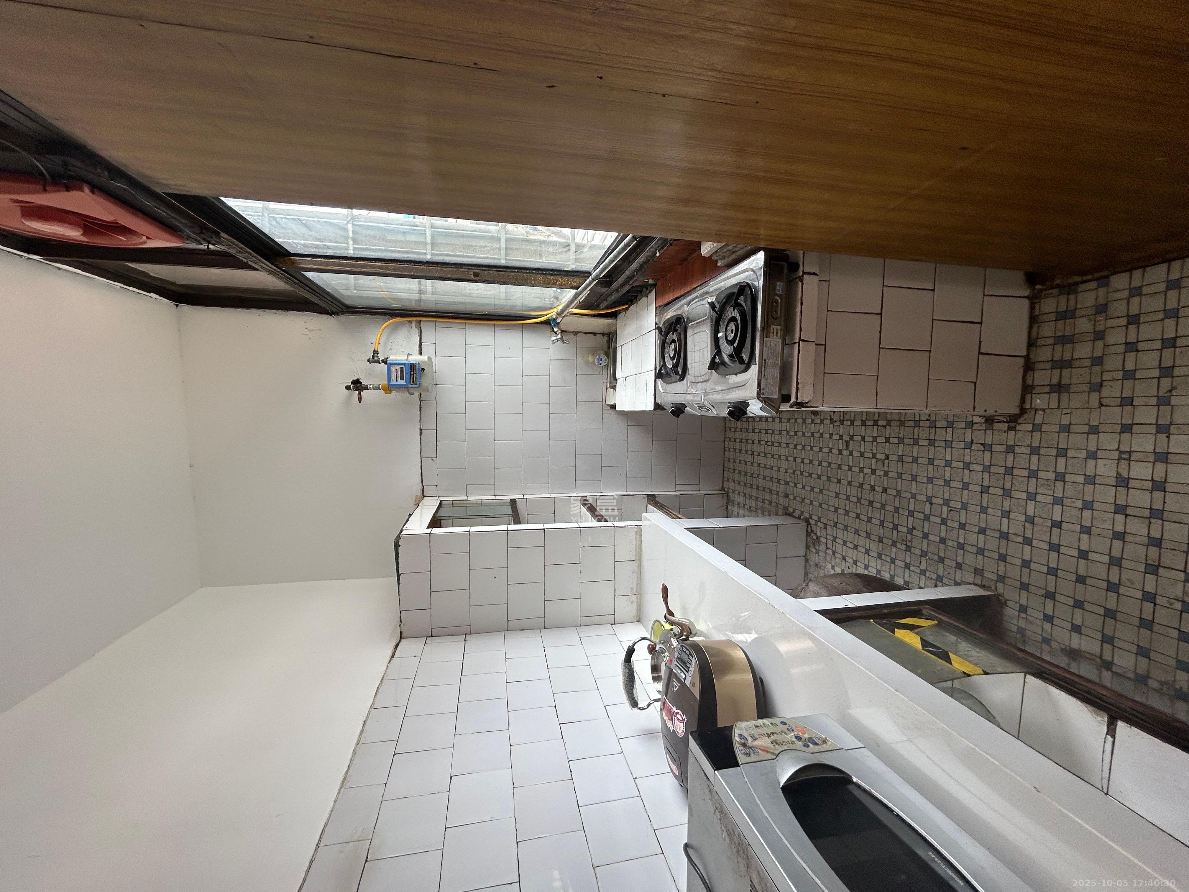 电力宾馆综合楼  2室1厅1卫    1300.0元/月 电力宾馆综合楼  2室1厅1卫    1300.0元/月室内图