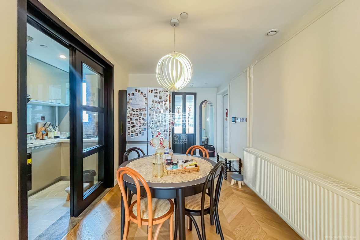 绿地长沙城际空间站(绿地新里佳苑) 4室2厅2卫 163.0万 绿地长沙城际空间站(绿地新里佳苑) 4室2厅2卫 163.0万客厅