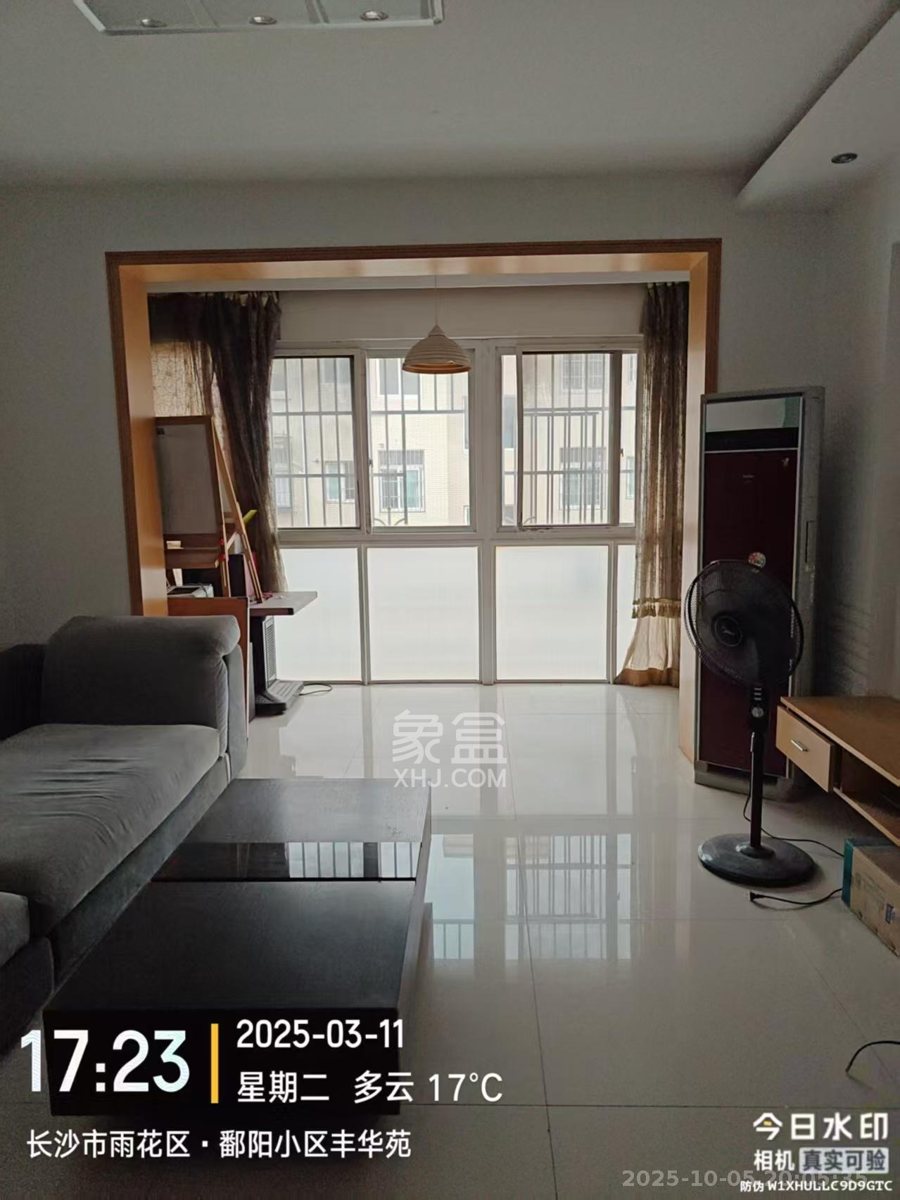 鄱阳小区 3室2厅1卫 1400.0元/月 鄱阳小区 3室2厅1卫 1400.0元/月室内图