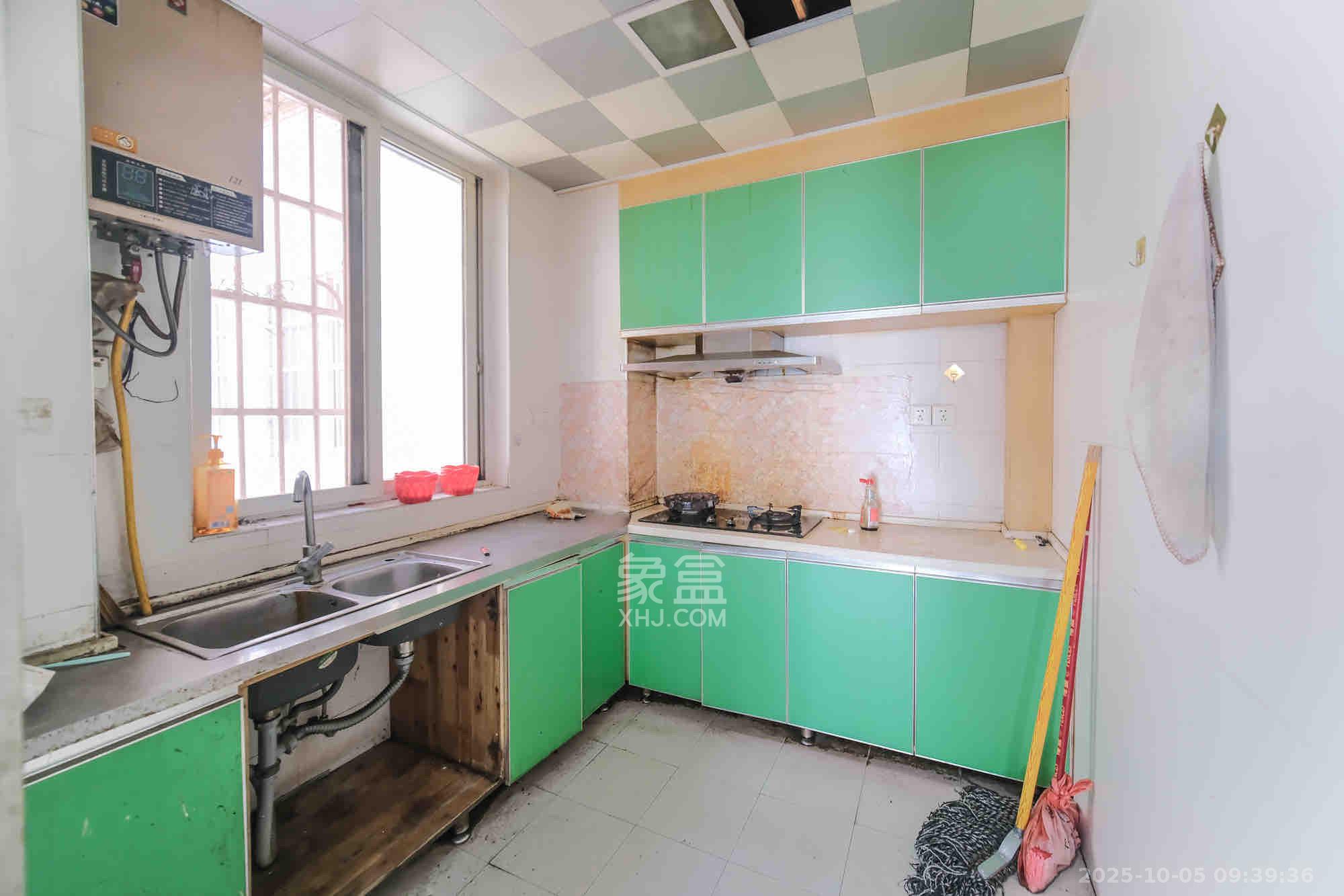 万丽景园 1室2厅1卫 1600.0元/月 万丽景园 1室2厅1卫 1600.0元/月室内图