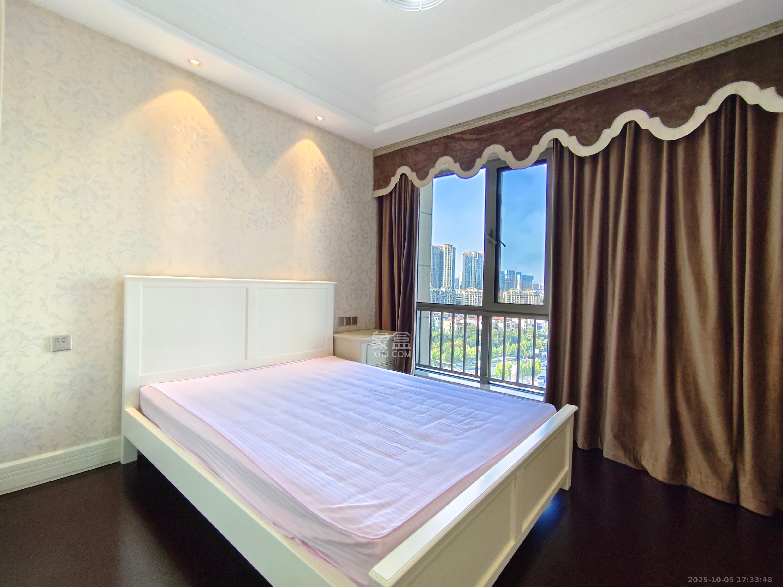 梅溪湖金茂府（金茂广场）（金茂览秀城）  3室2厅2卫    6500.0元/月室内图