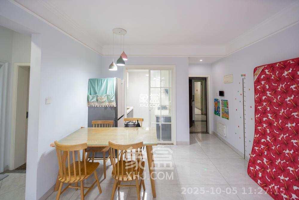 长房半岛蓝湾(观山月) 3室2厅1卫 2000.0元/月 长房半岛蓝湾(观山月) 3室2厅1卫 2000.0元/月室内图