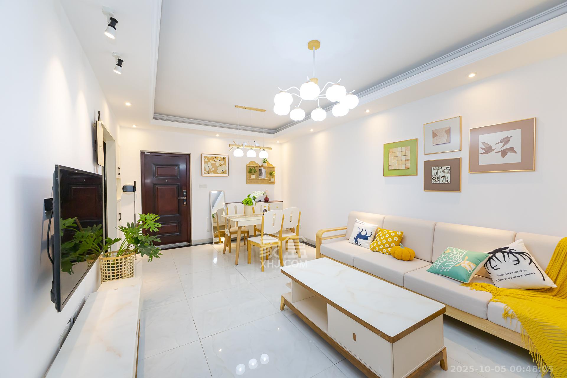 龙湖湘风原著（龙湖湘风星城）  3室2厅1卫    62.8万客厅