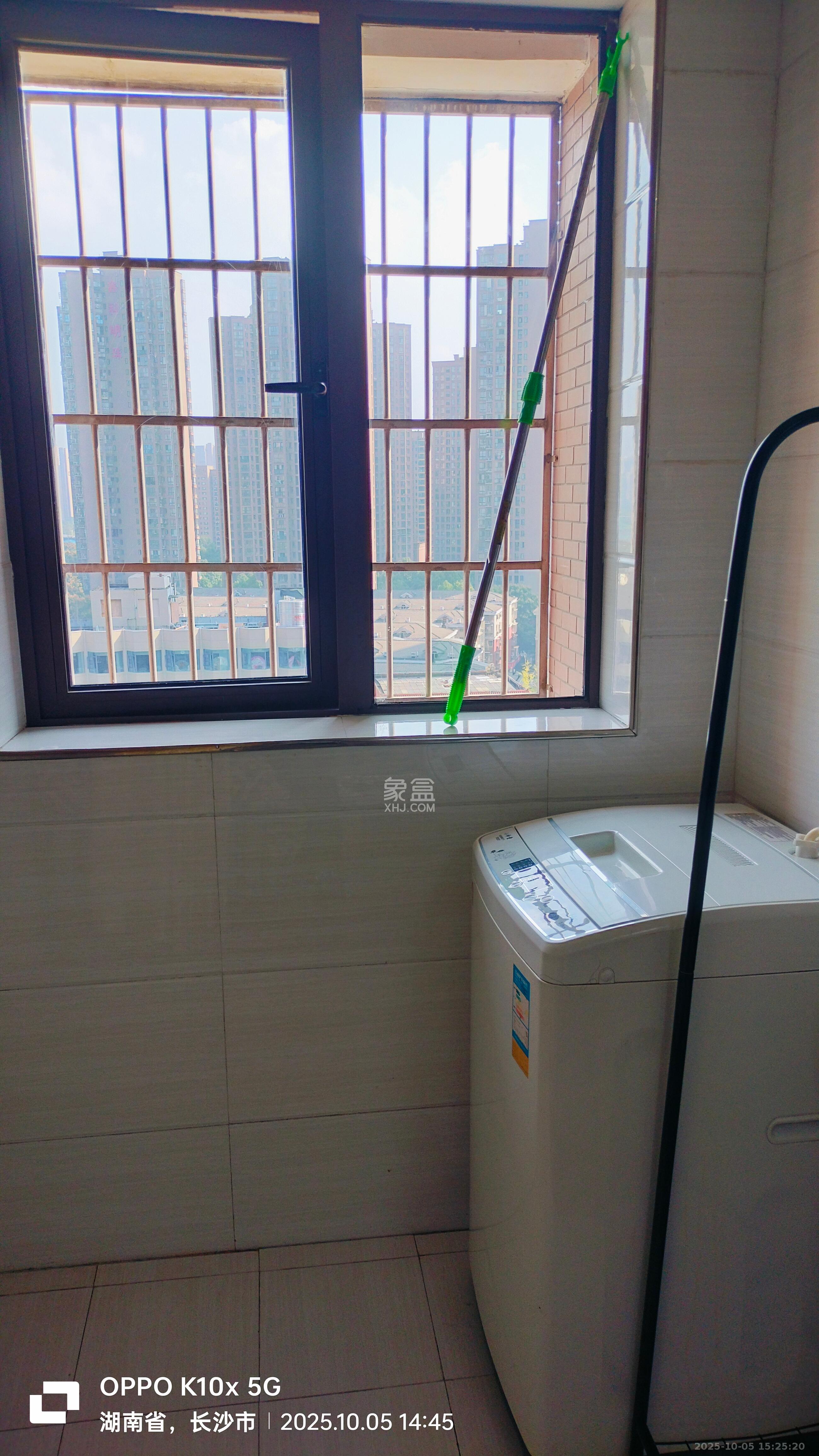 同鑫家园 1室1厅1卫 1300.0元/月 同鑫家园 1室1厅1卫 1300.0元/月室内图