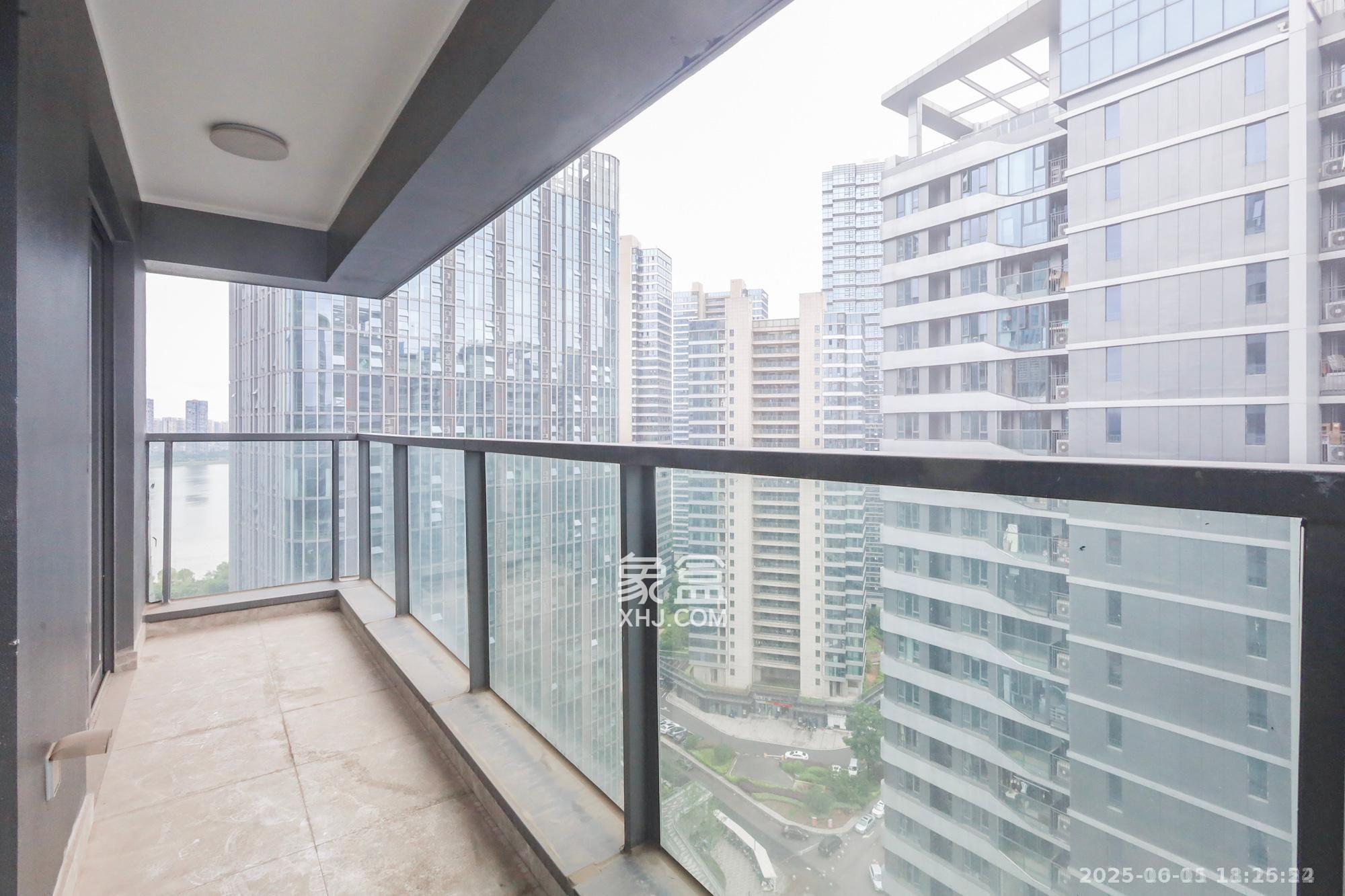 复地滨江金融中心 3室2厅2卫 3800.0元/月 复地滨江金融中心 3室2厅2卫 3800.0元/月室内图