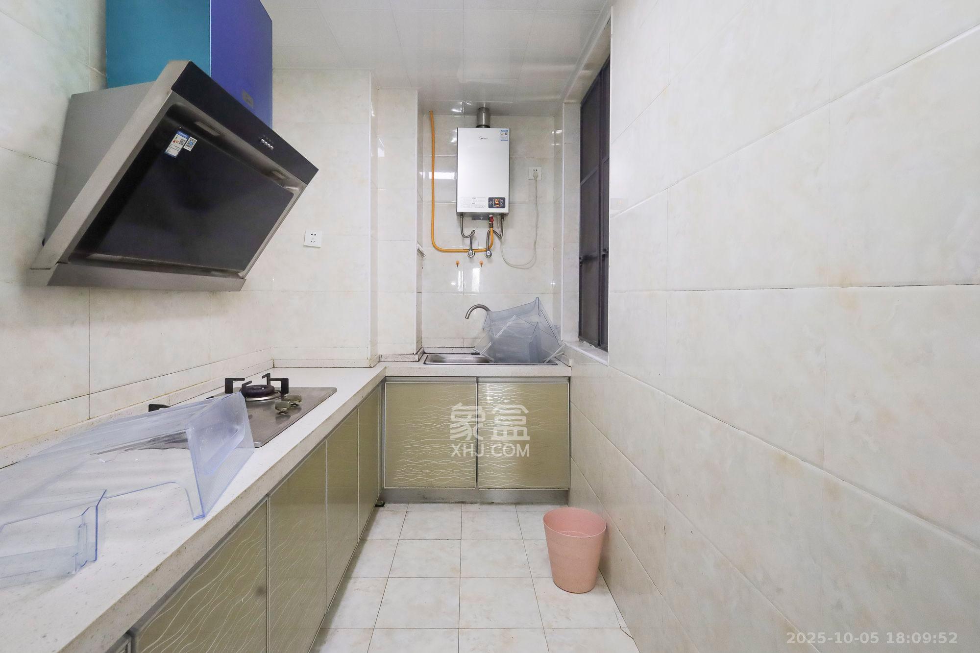 西山汇景一、二期  3室2厅2卫    3800.0元/月室内图