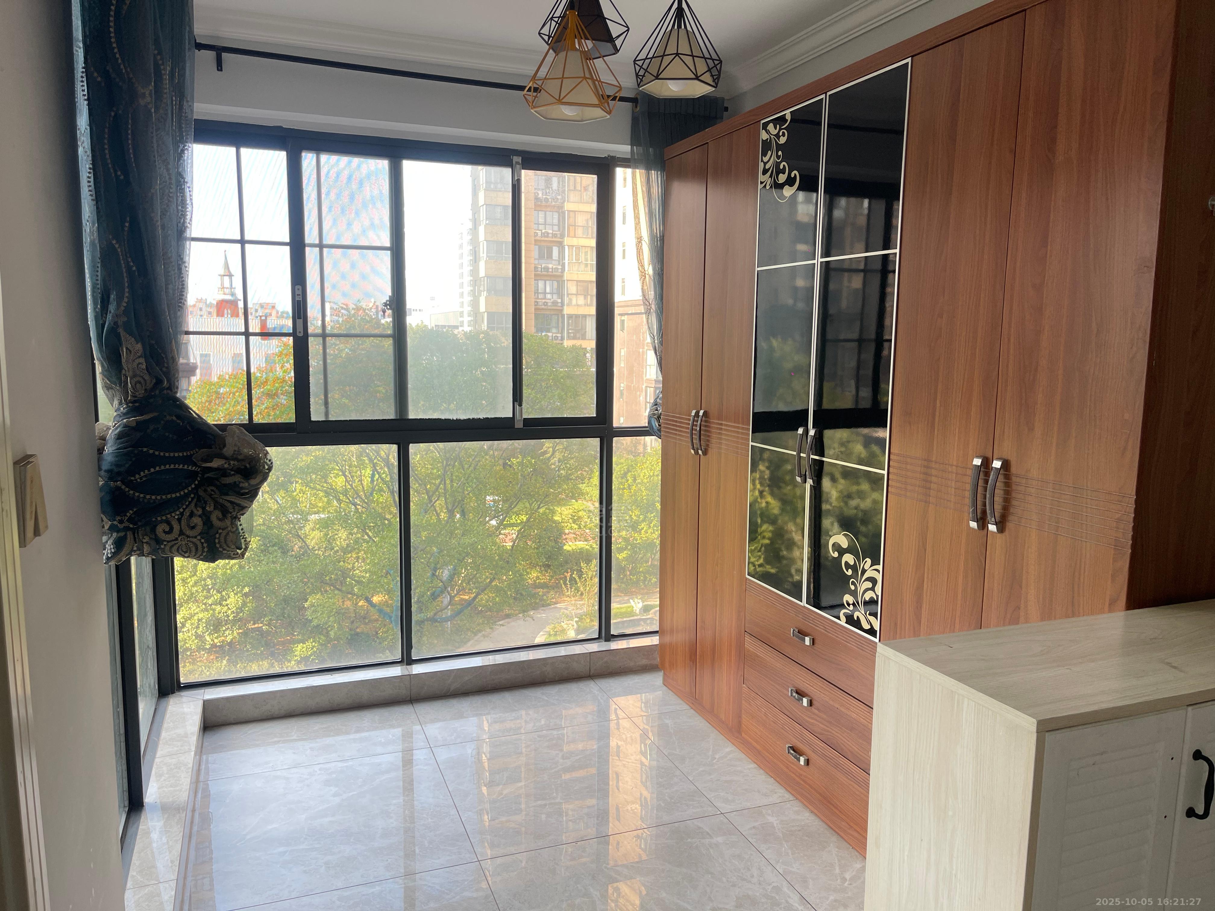 时代新城(翰林府) 3室2厅1卫 2000.0元/月 时代新城(翰林府) 3室2厅1卫 2000.0元/月室内图