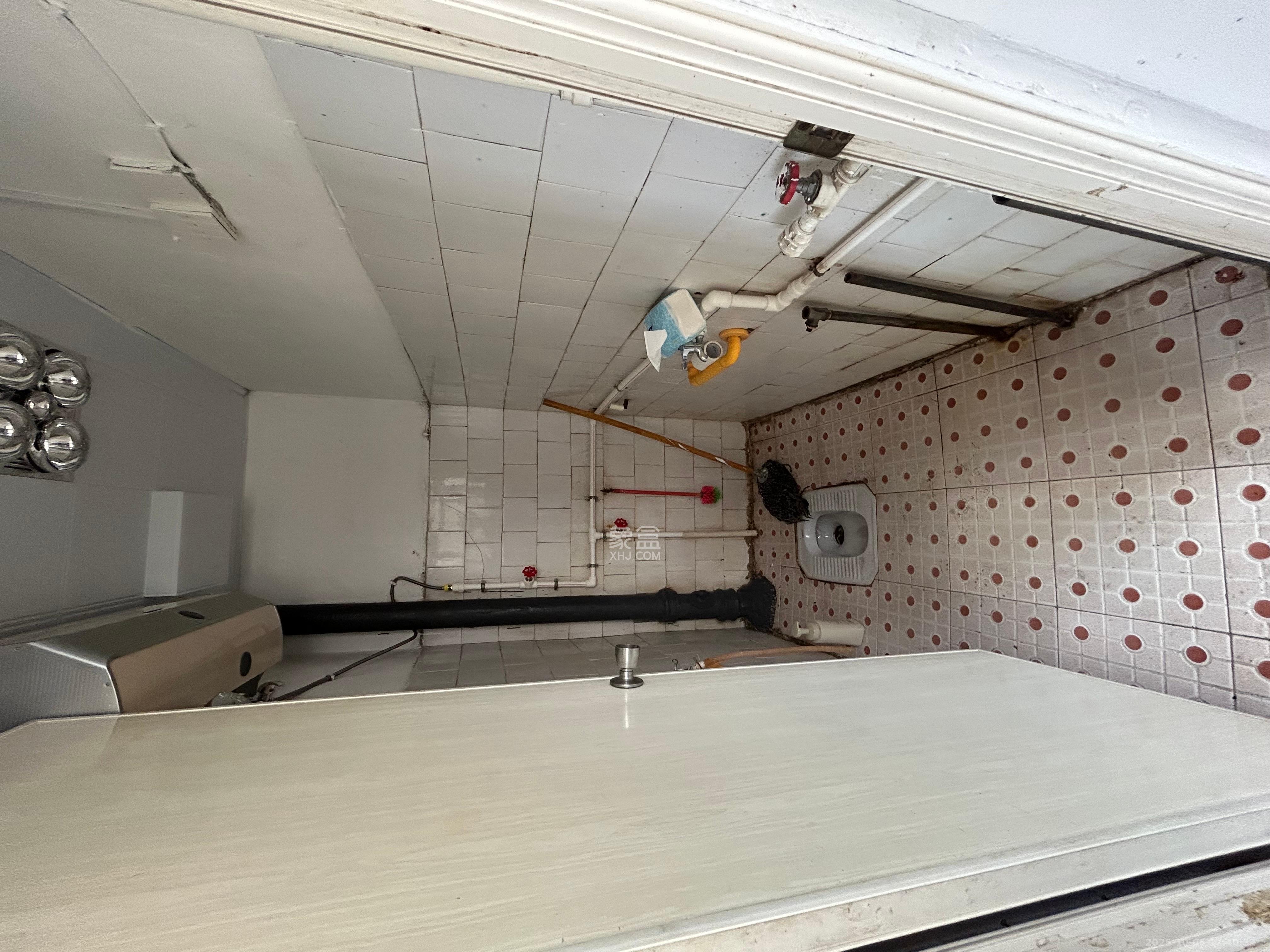 电力宾馆综合楼  2室1厅1卫    1300.0元/月 电力宾馆综合楼  2室1厅1卫    1300.0元/月室内图