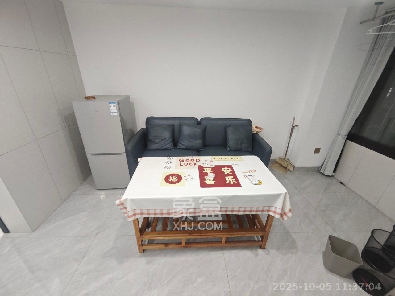 新城悦隽公园  2室1厅1卫    1800.0元/月室内图
