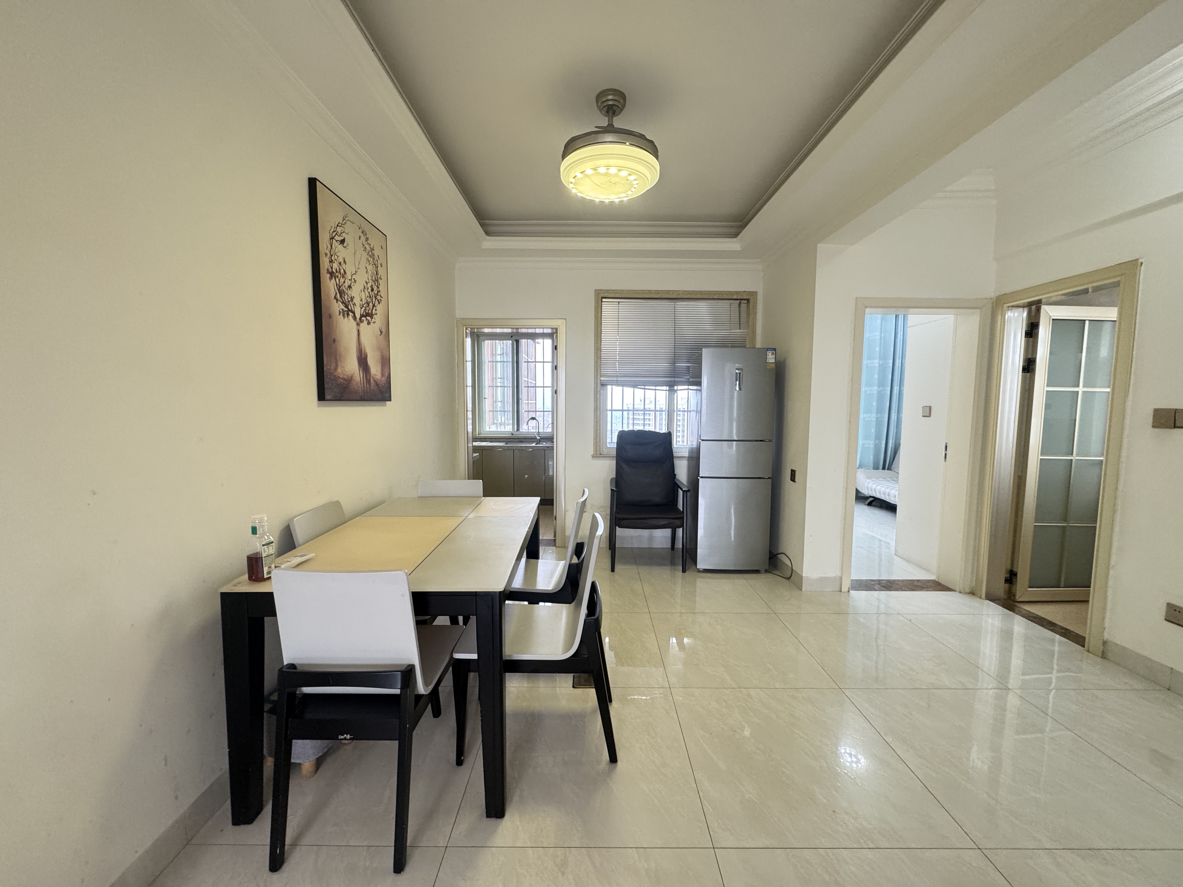 福泽大厦 3室2厅2卫 2000.0元/月 福泽大厦 3室2厅2卫 2000.0元/月室内图