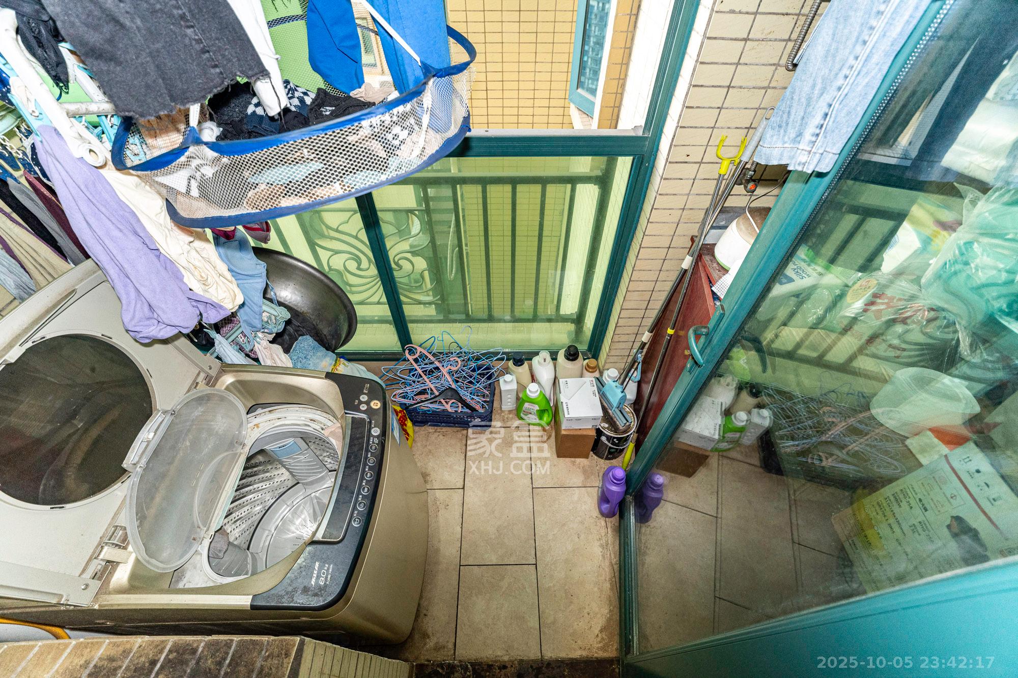 恒大翡翠华庭 3室2厅2卫 80.8万 恒大翡翠华庭 3室2厅2卫 80.8万阳台