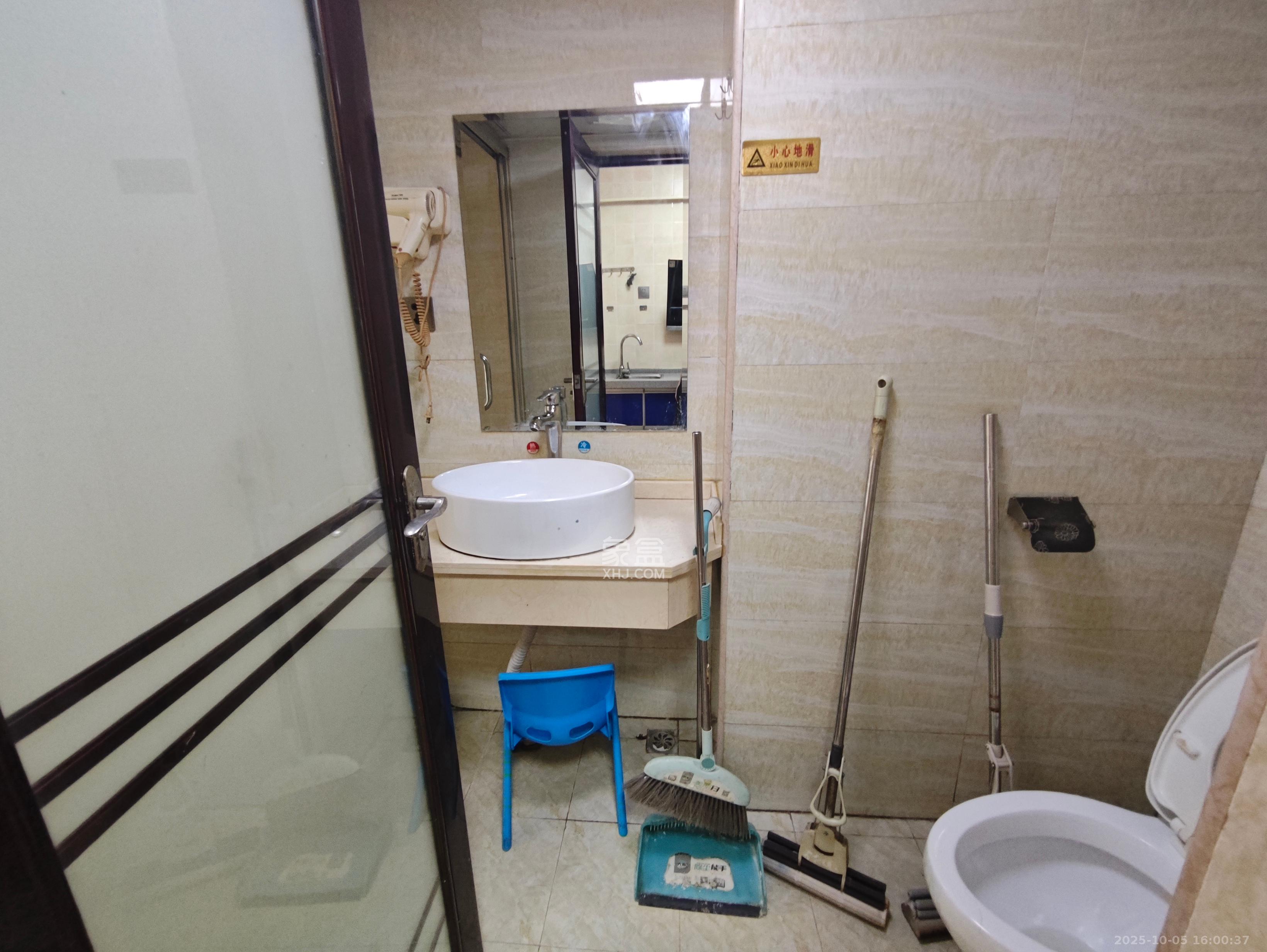 东方芙蓉  1室1厅1卫    1500.0元/月室内图