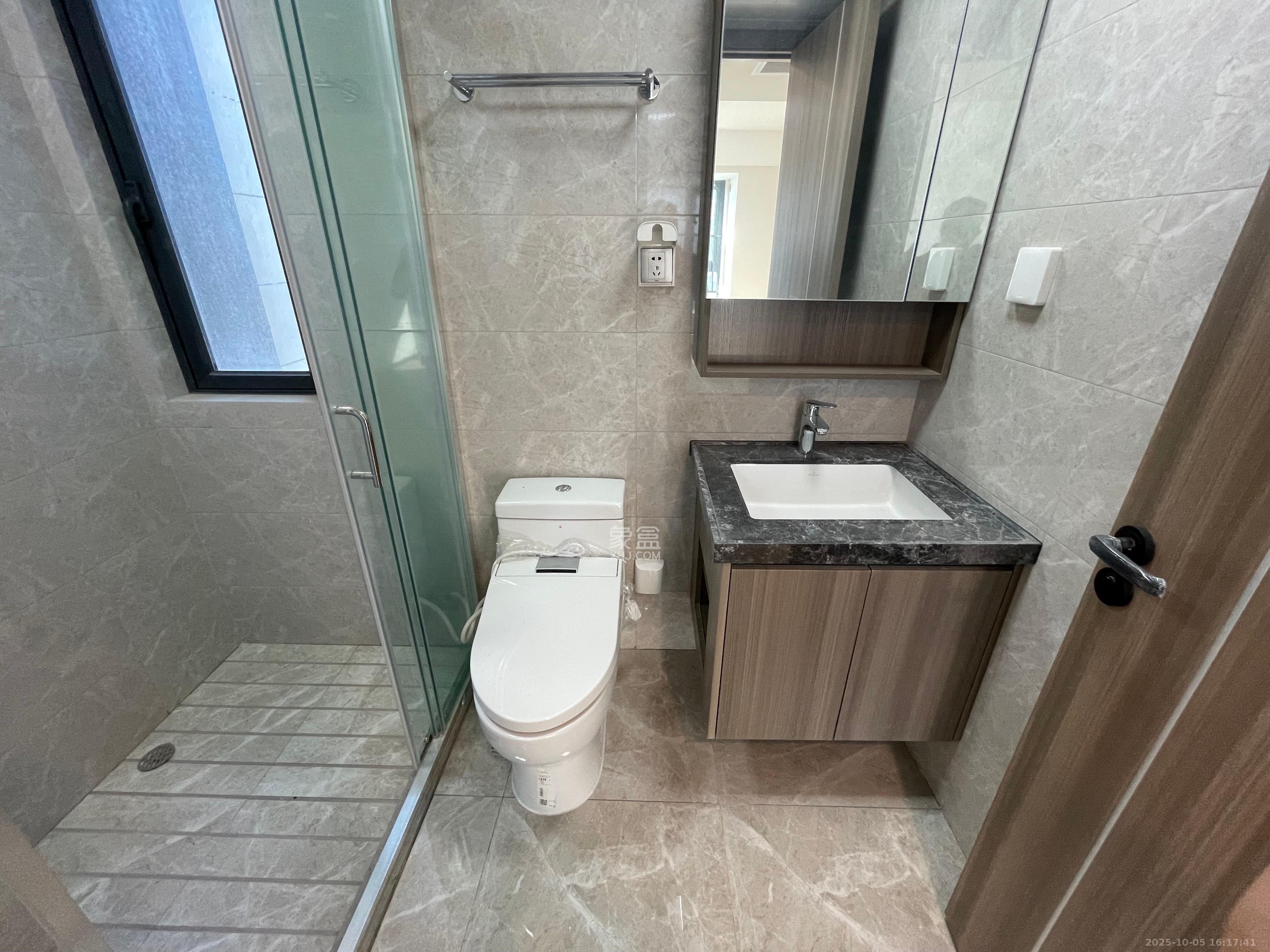 中海阅溪府  5室2厅2卫   4800.00元/月室内图