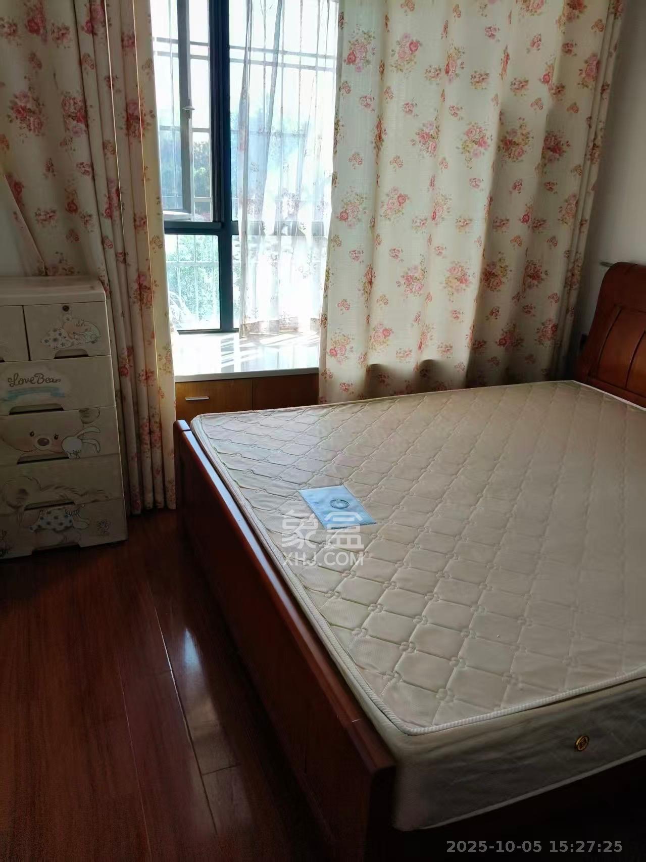 恒生碧水龙庭  2室2厅1卫   1700.00元/月室内图