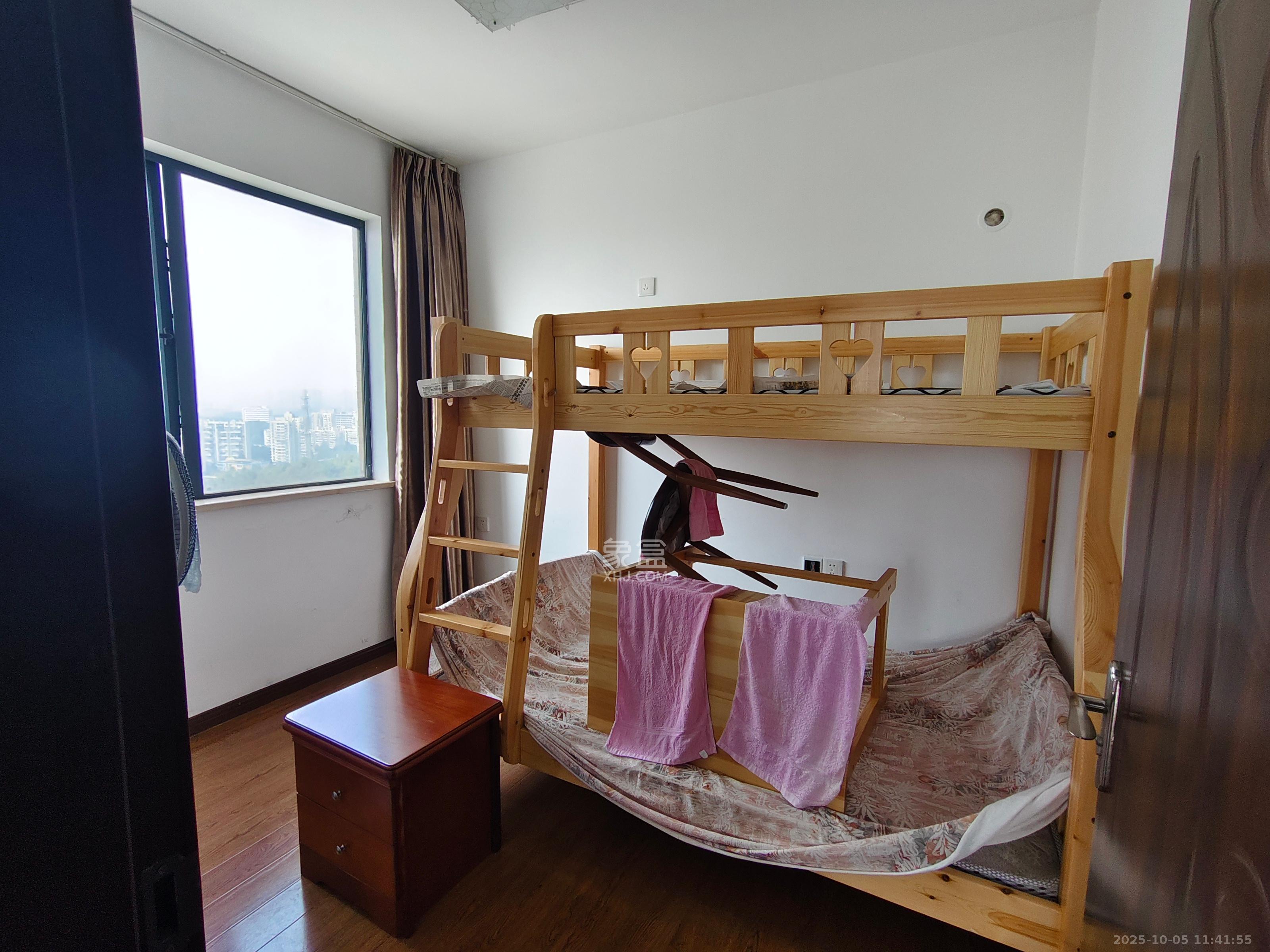 望兴嘉年华(望兴新苑) 2室2厅1卫 2200.0元/月 望兴嘉年华(望兴新苑) 2室2厅1卫 2200.0元/月室内图