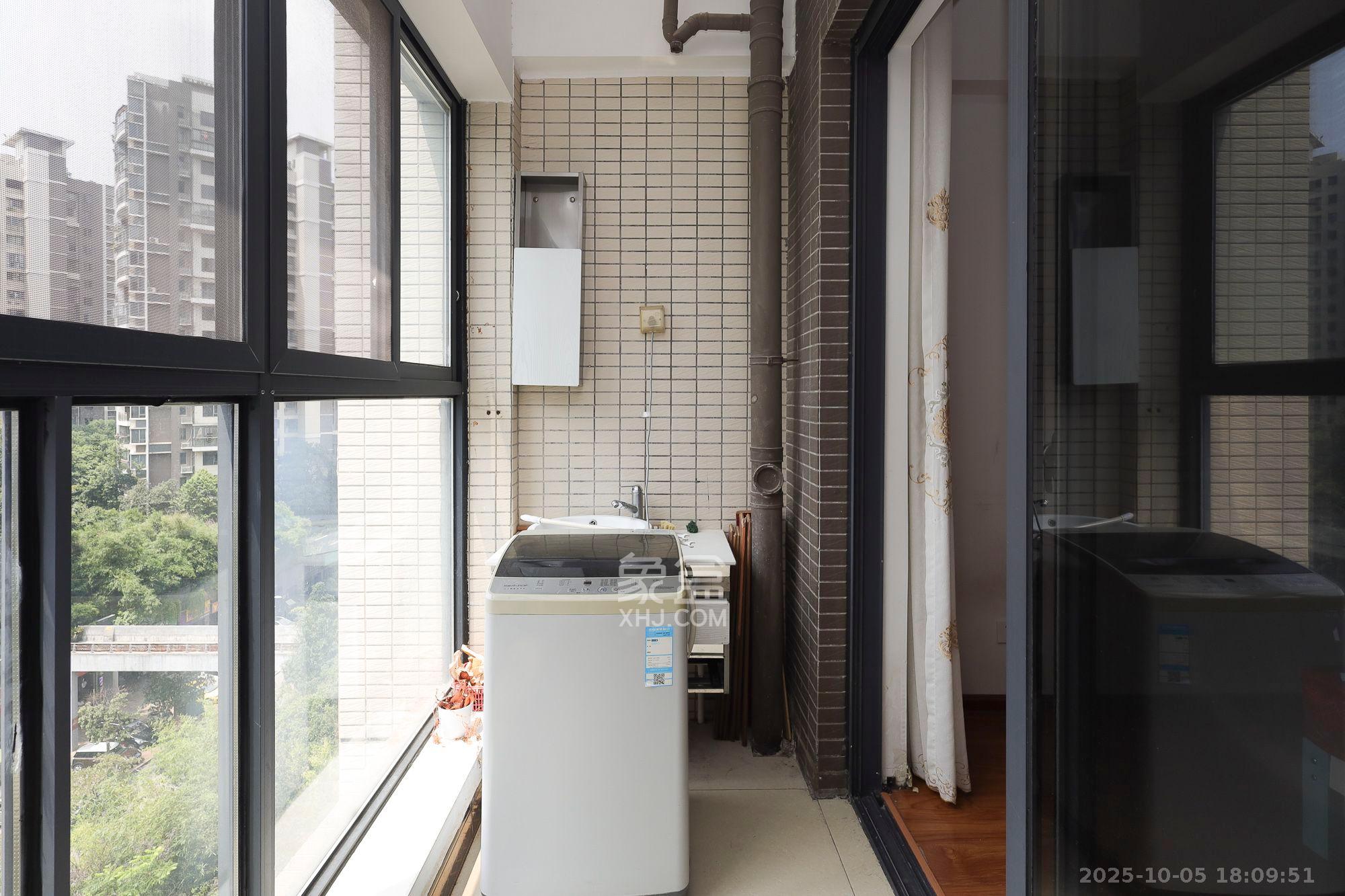 西山汇景一、二期  3室2厅2卫    3800.0元/月室内图