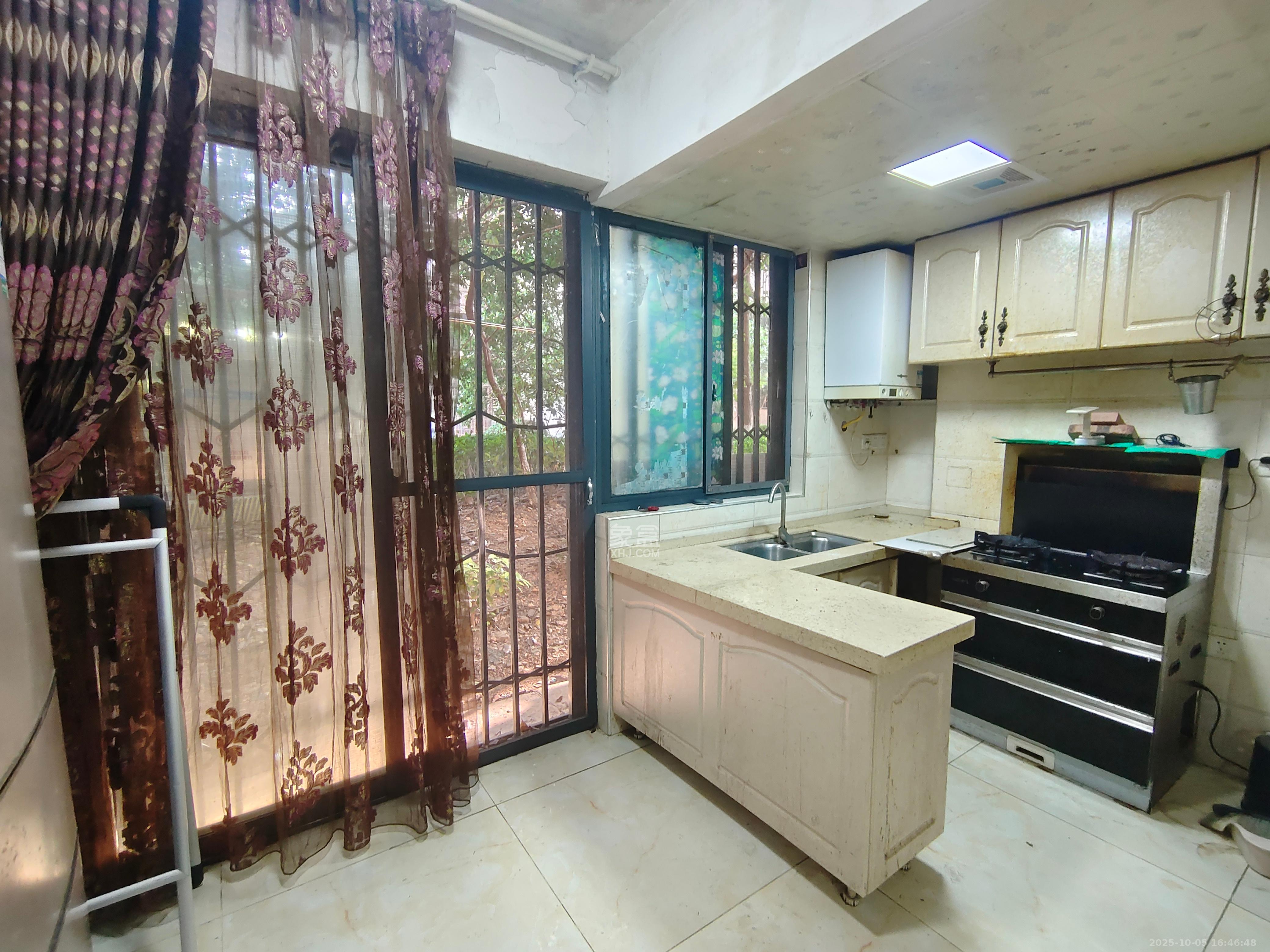 西山汇景一、二期  1室1厅1卫    1700.0元/月 西山汇景一、二期  1室1厅1卫    1700.0元/月室内图