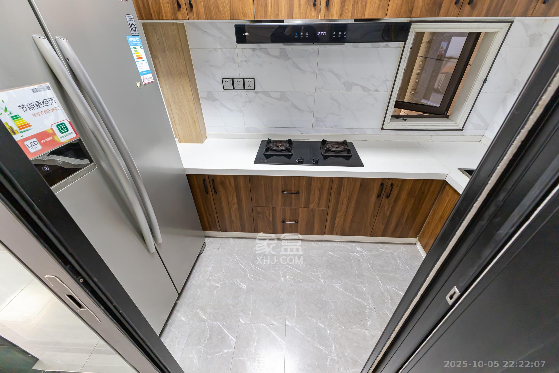 龙湖璟宸原著（龙湖紫宸）  3室2厅2卫    79.8万厨房