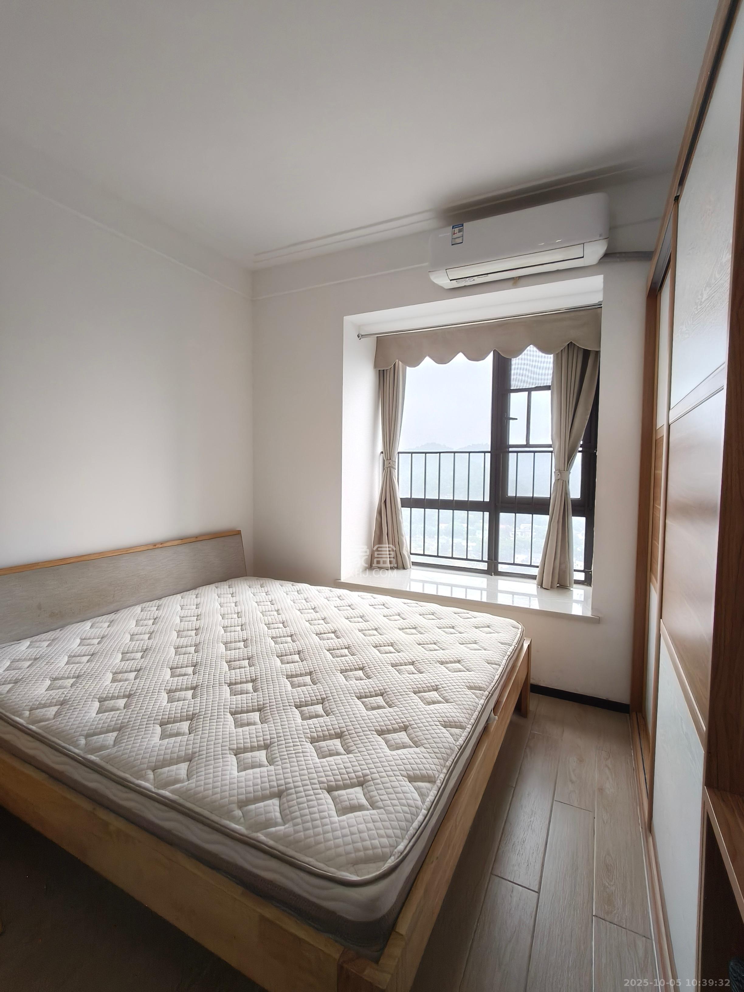 中海国际二期  1室1厅1卫    1300.0元/月室内图