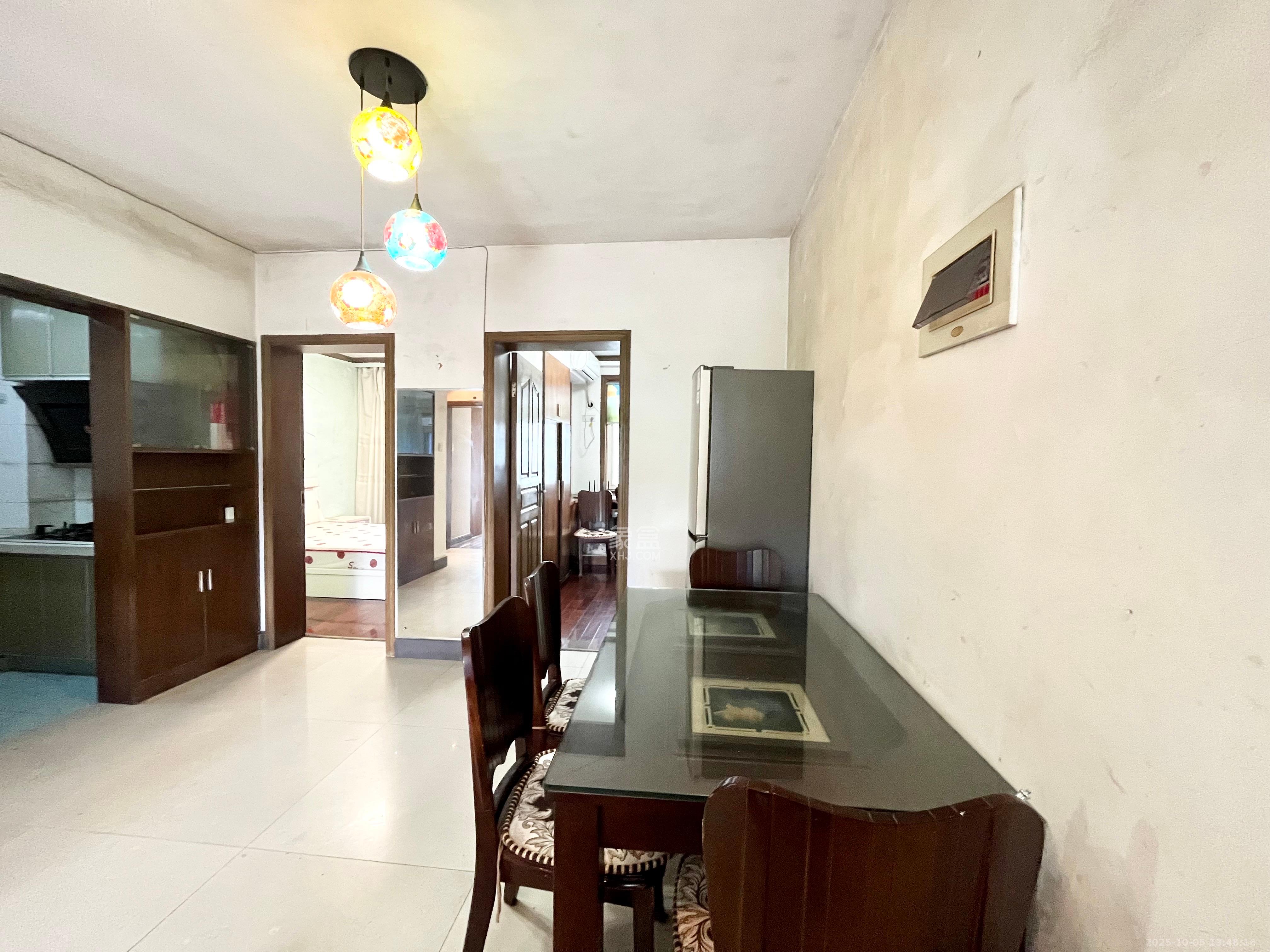 四方小区 3室1厅1卫 1900.0元/月 四方小区 3室1厅1卫 1900.0元/月室内图